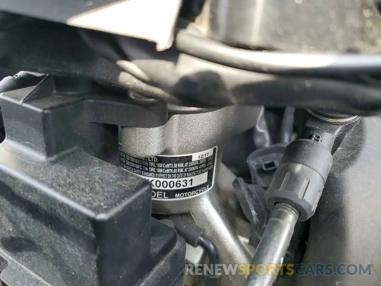 9 Photograph of a damaged car JH2SC7955JK000631 HONDA GL CYCLE 2018