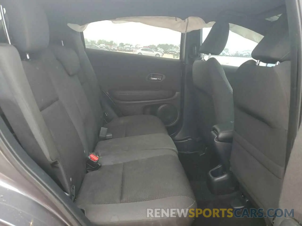 11 Photograph of a damaged car 3CZRU5H10KG700308 HONDA HR-V 2019
