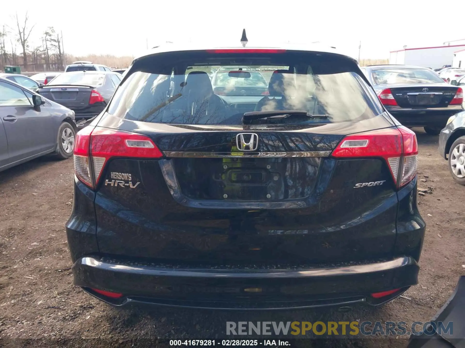 16 Photograph of a damaged car 3CZRU5H10KM726165 HONDA HR-V 2019