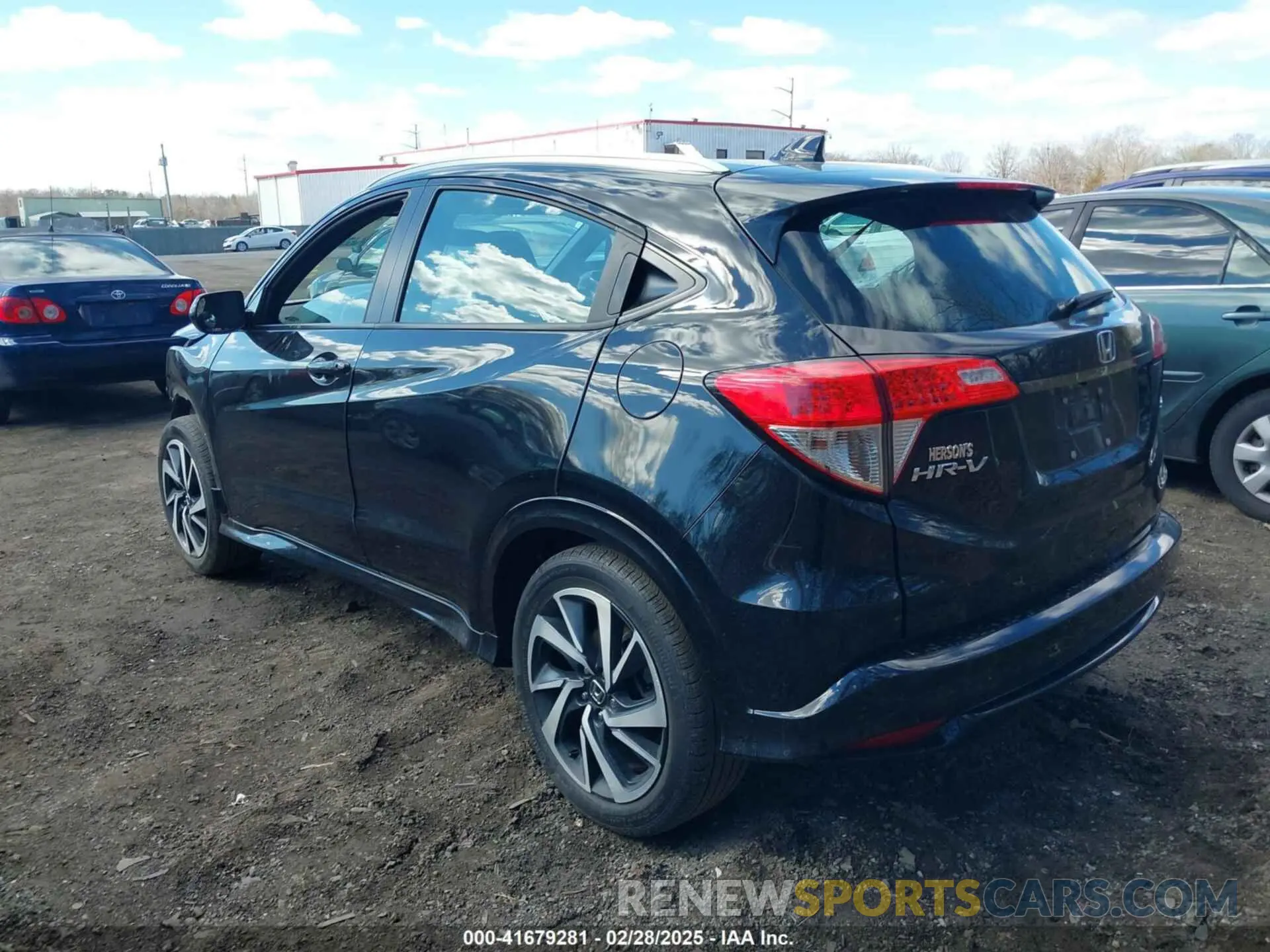 3 Photograph of a damaged car 3CZRU5H10KM726165 HONDA HR-V 2019