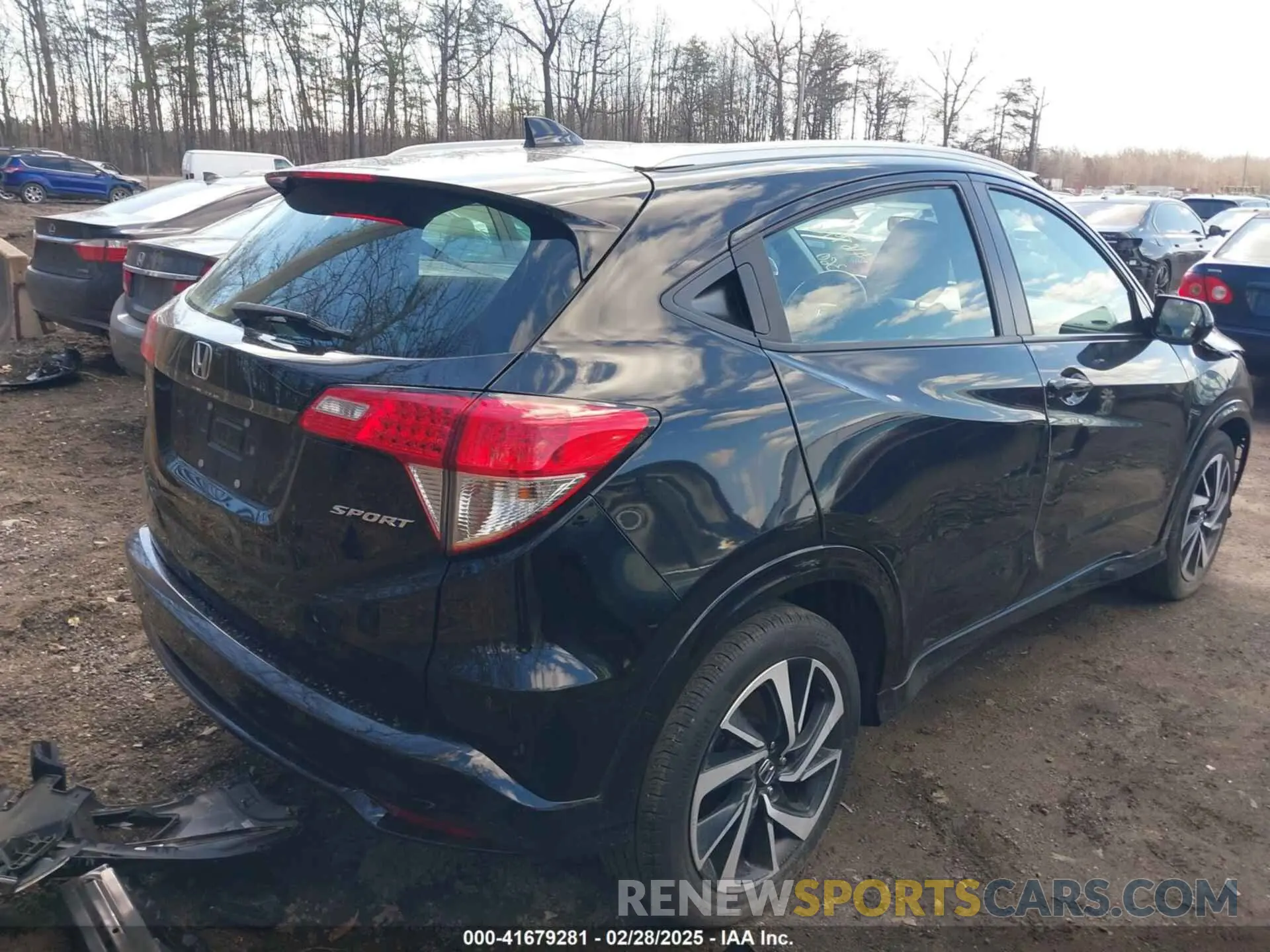 4 Photograph of a damaged car 3CZRU5H10KM726165 HONDA HR-V 2019