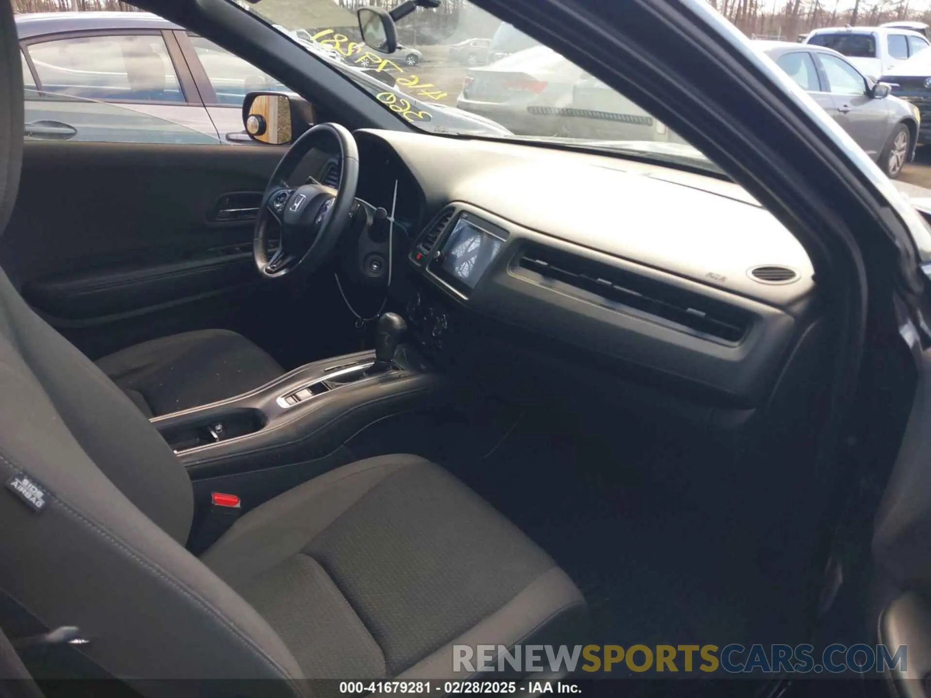 5 Photograph of a damaged car 3CZRU5H10KM726165 HONDA HR-V 2019