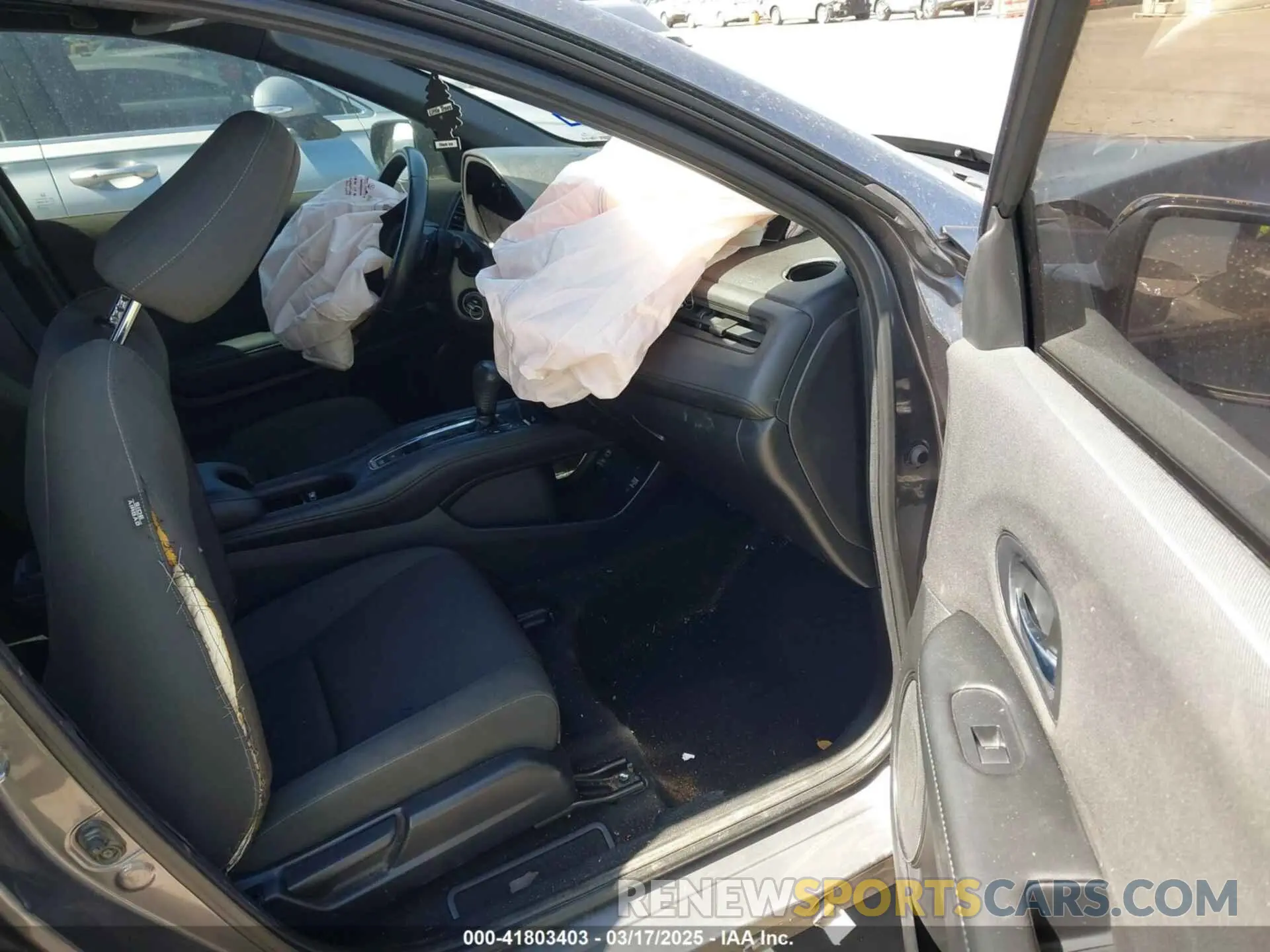 5 Photograph of a damaged car 3CZRU5H11KG701399 HONDA HR-V 2019