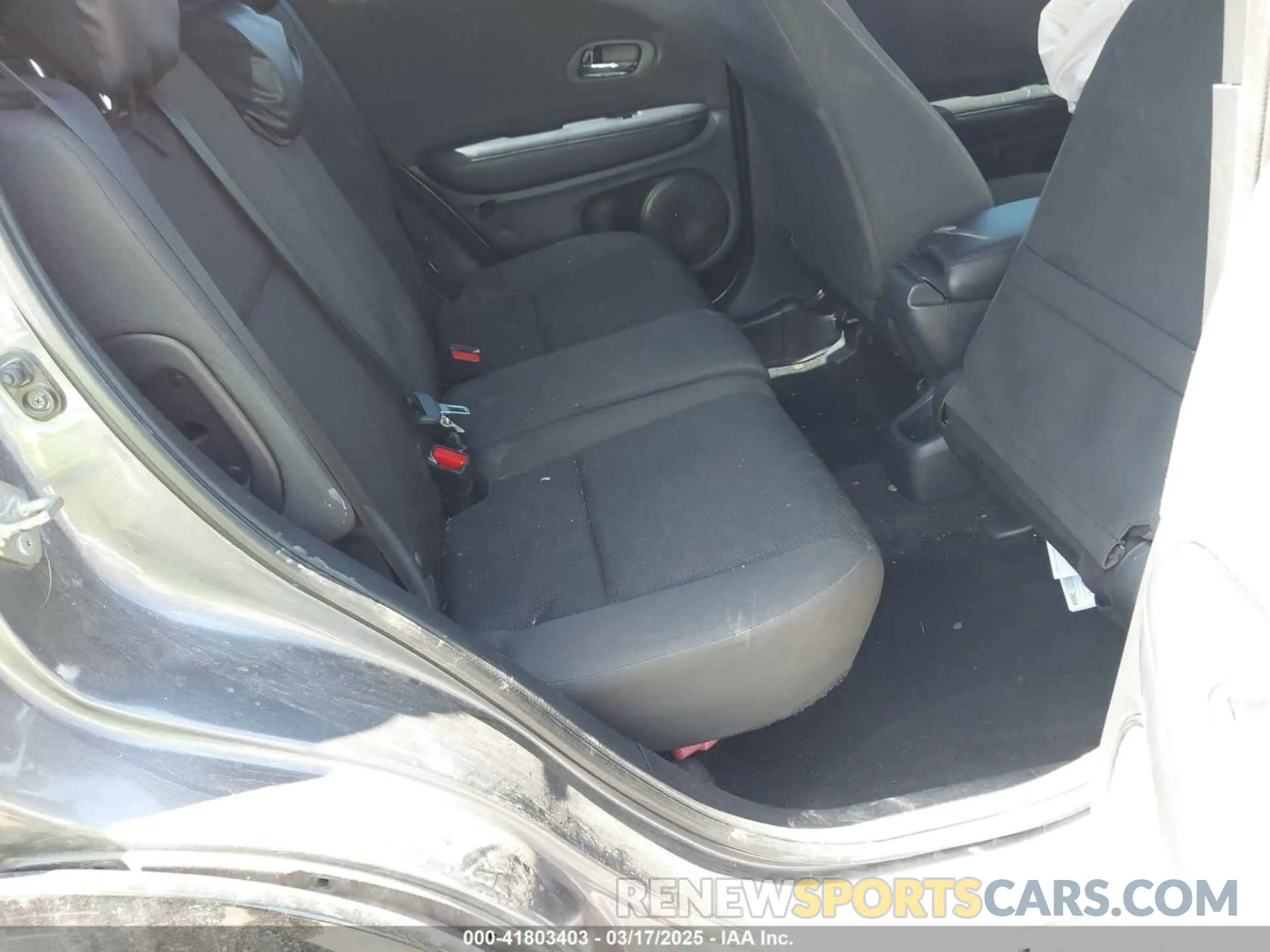 8 Photograph of a damaged car 3CZRU5H11KG701399 HONDA HR-V 2019