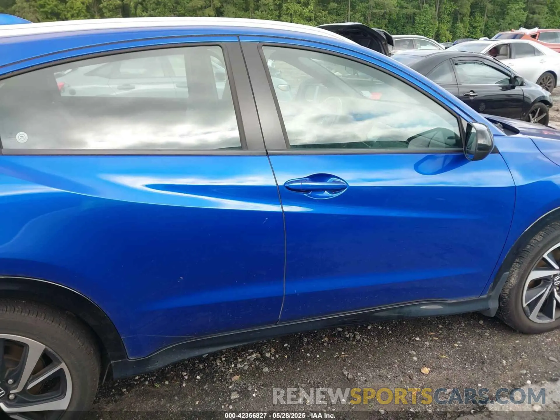 13 Photograph of a damaged car 3CZRU5H12KG701685 HONDA HR-V 2019