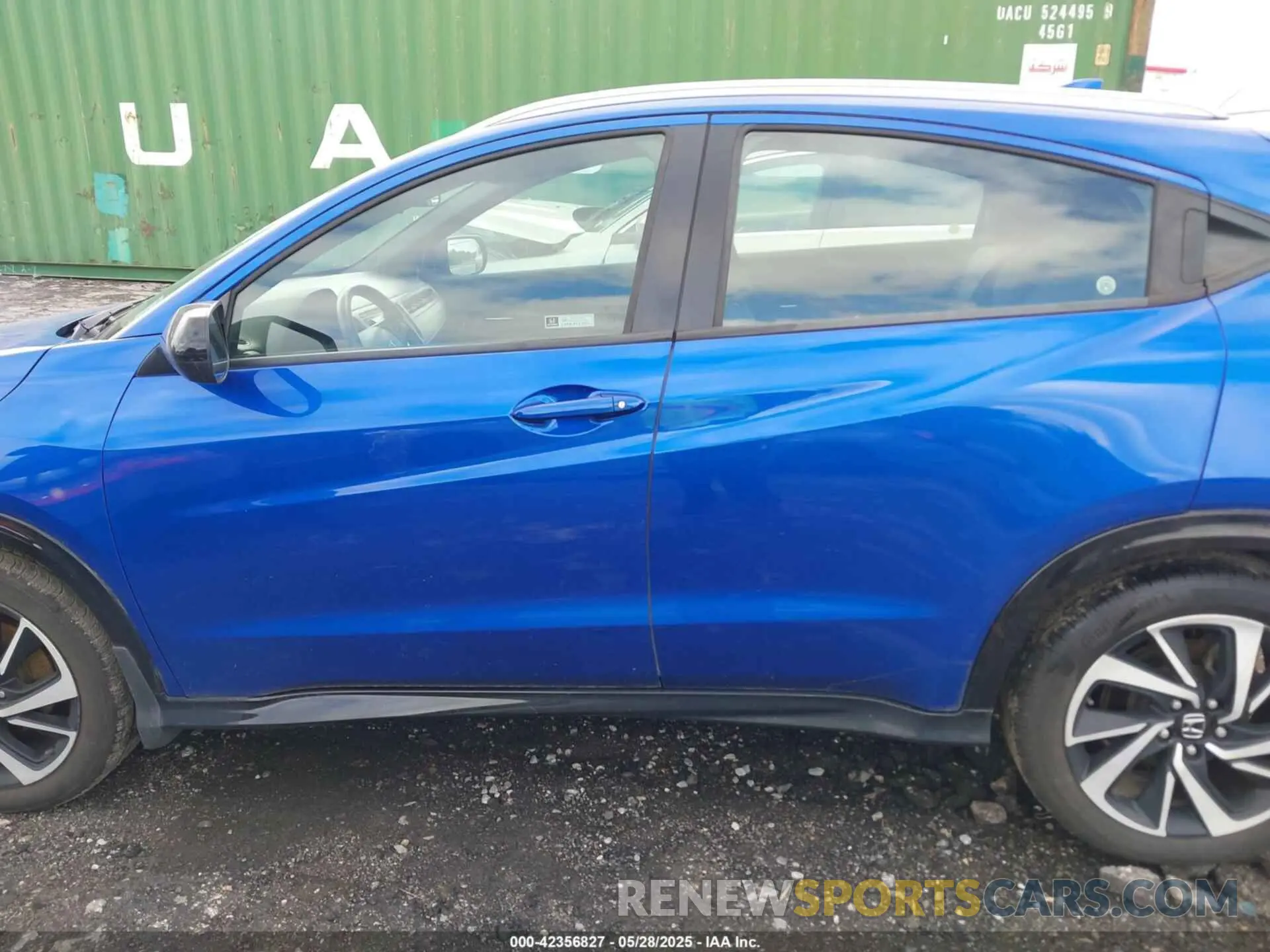 14 Photograph of a damaged car 3CZRU5H12KG701685 HONDA HR-V 2019