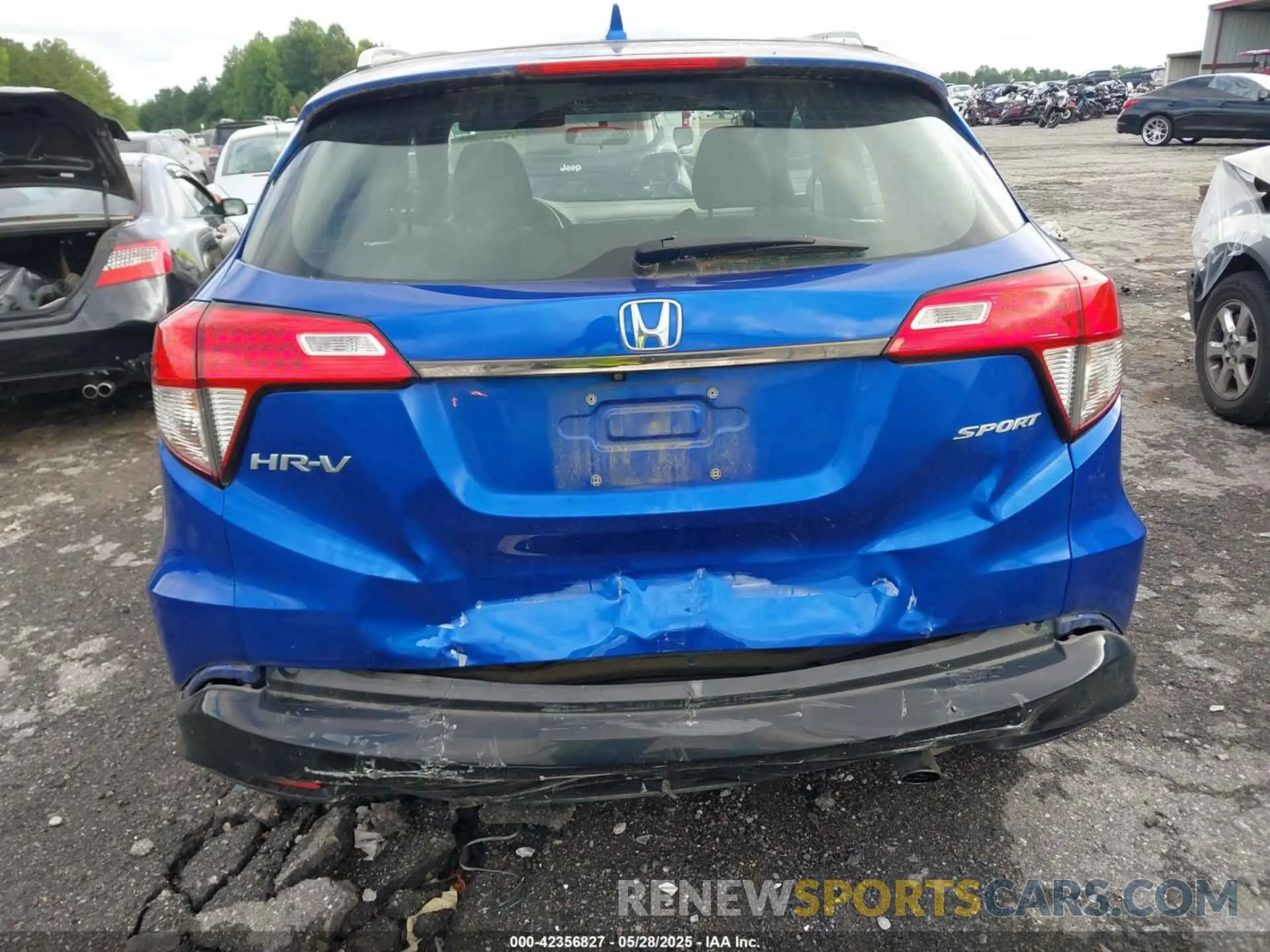 16 Photograph of a damaged car 3CZRU5H12KG701685 HONDA HR-V 2019