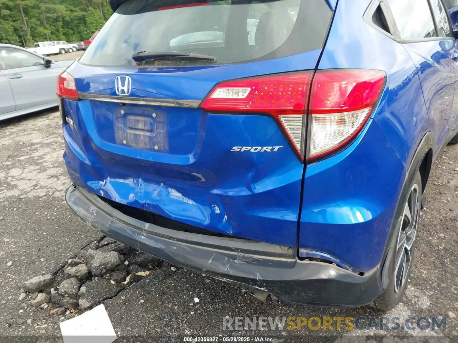 17 Photograph of a damaged car 3CZRU5H12KG701685 HONDA HR-V 2019