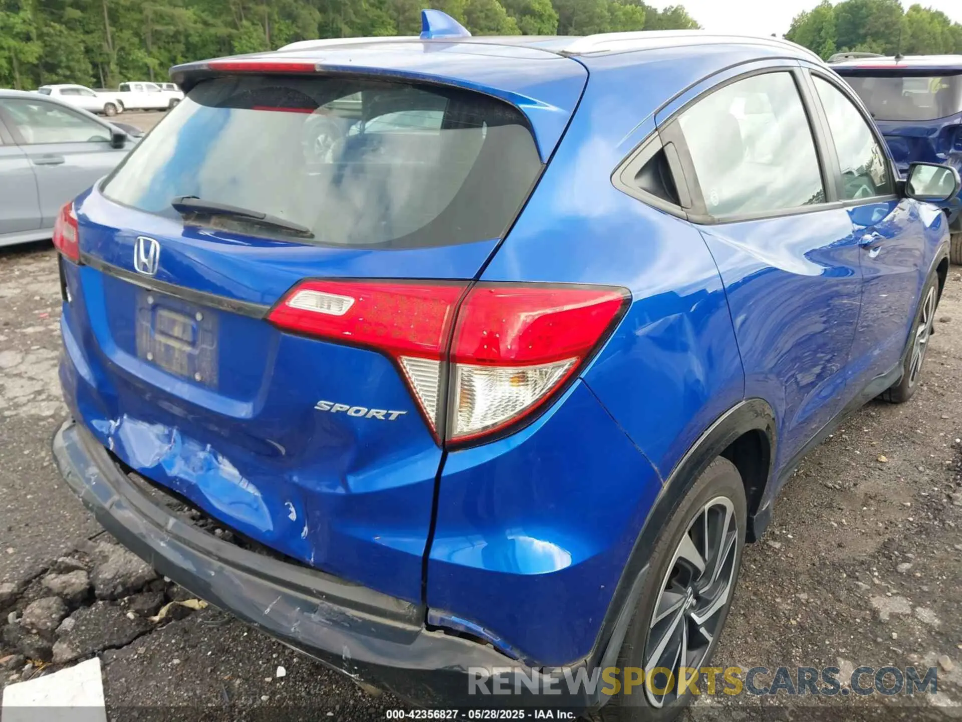 4 Photograph of a damaged car 3CZRU5H12KG701685 HONDA HR-V 2019
