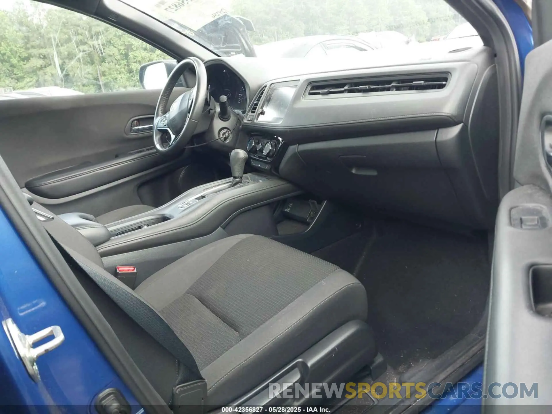 5 Photograph of a damaged car 3CZRU5H12KG701685 HONDA HR-V 2019