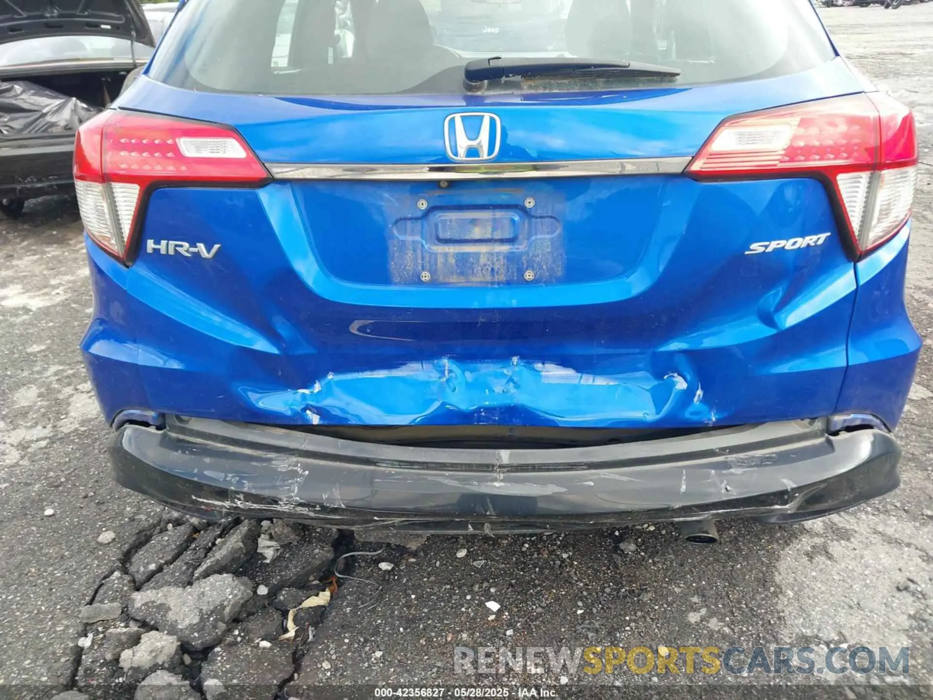 6 Photograph of a damaged car 3CZRU5H12KG701685 HONDA HR-V 2019