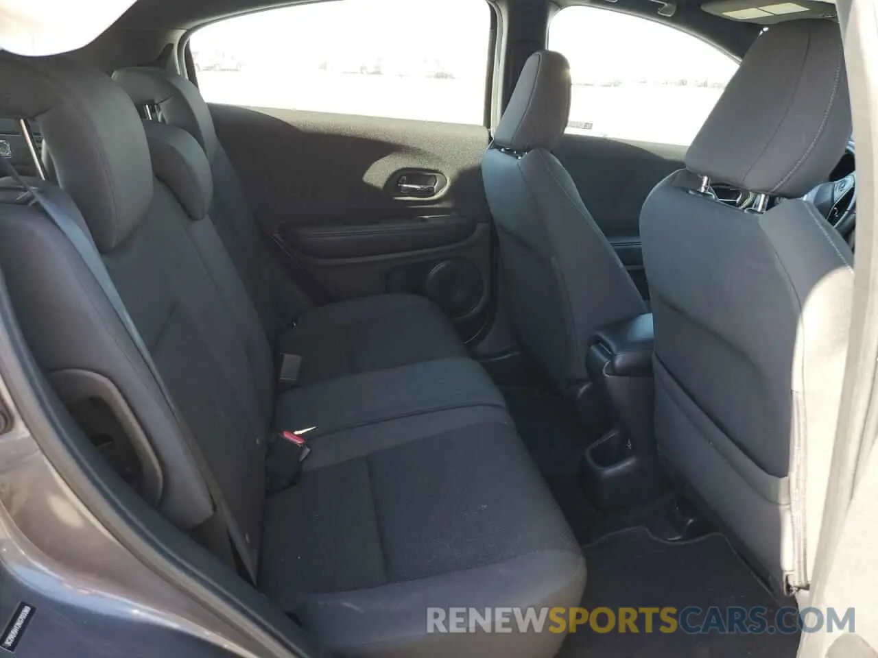 11 Photograph of a damaged car 3CZRU5H12KG703369 HONDA HR-V 2019