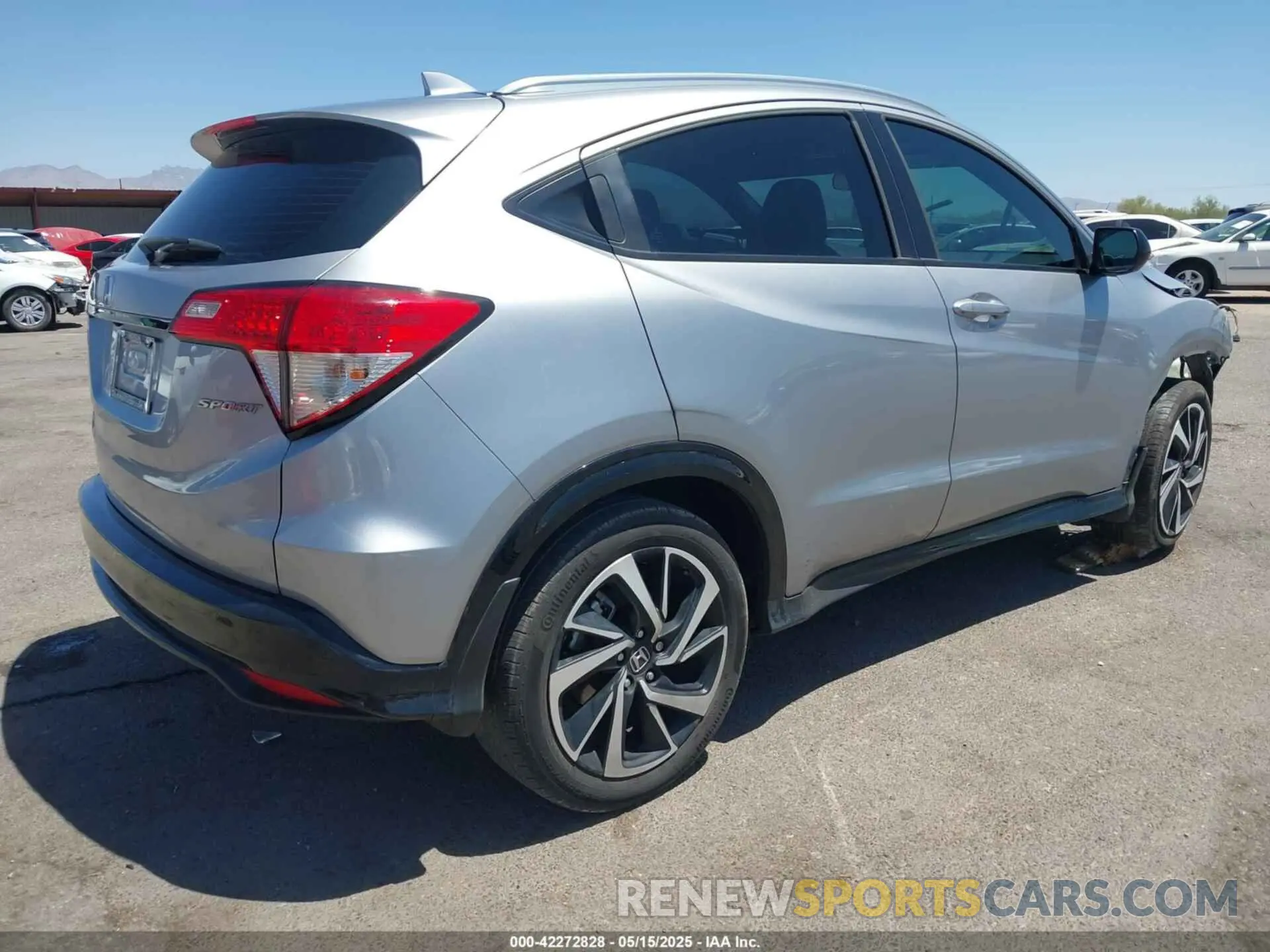 4 Photograph of a damaged car 3CZRU5H12KG706059 HONDA HR-V 2019
