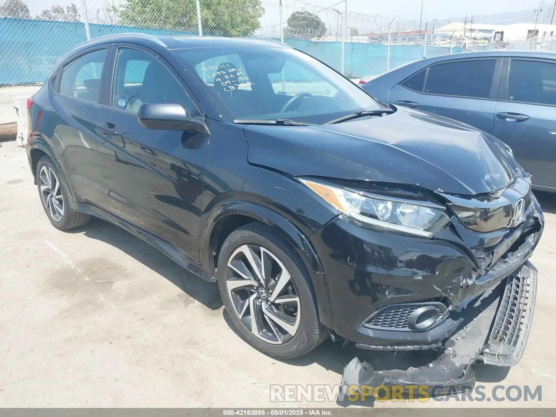 1 Photograph of a damaged car 3CZRU5H12KM725728 HONDA HR-V 2019