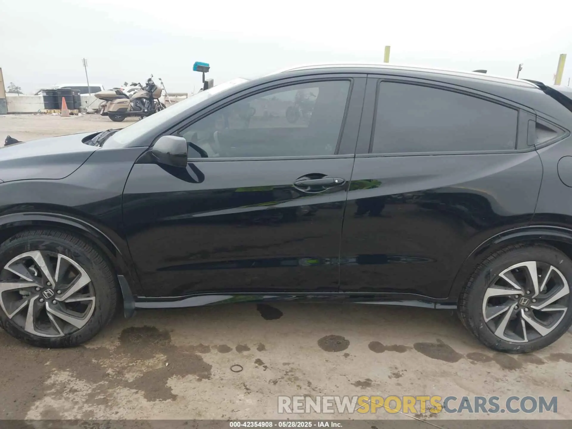 15 Photograph of a damaged car 3CZRU5H12KM726569 HONDA HR-V 2019
