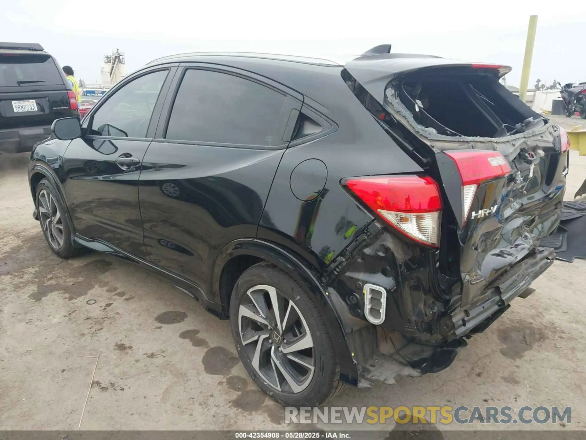 3 Photograph of a damaged car 3CZRU5H12KM726569 HONDA HR-V 2019