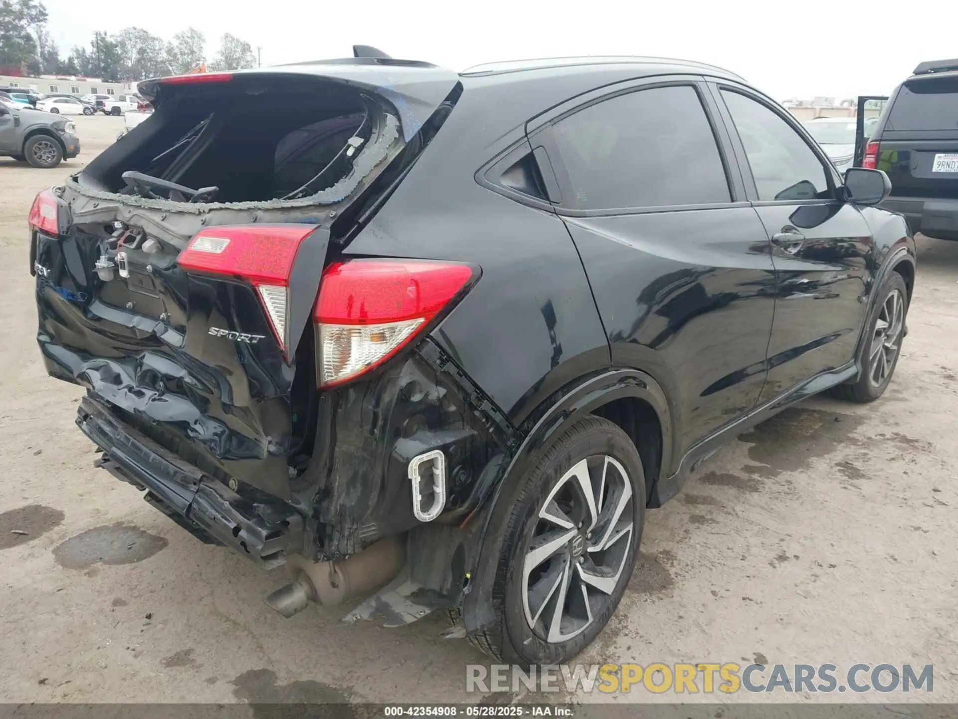 4 Photograph of a damaged car 3CZRU5H12KM726569 HONDA HR-V 2019
