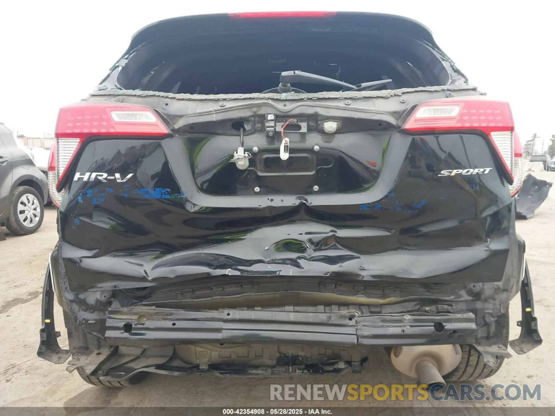 6 Photograph of a damaged car 3CZRU5H12KM726569 HONDA HR-V 2019