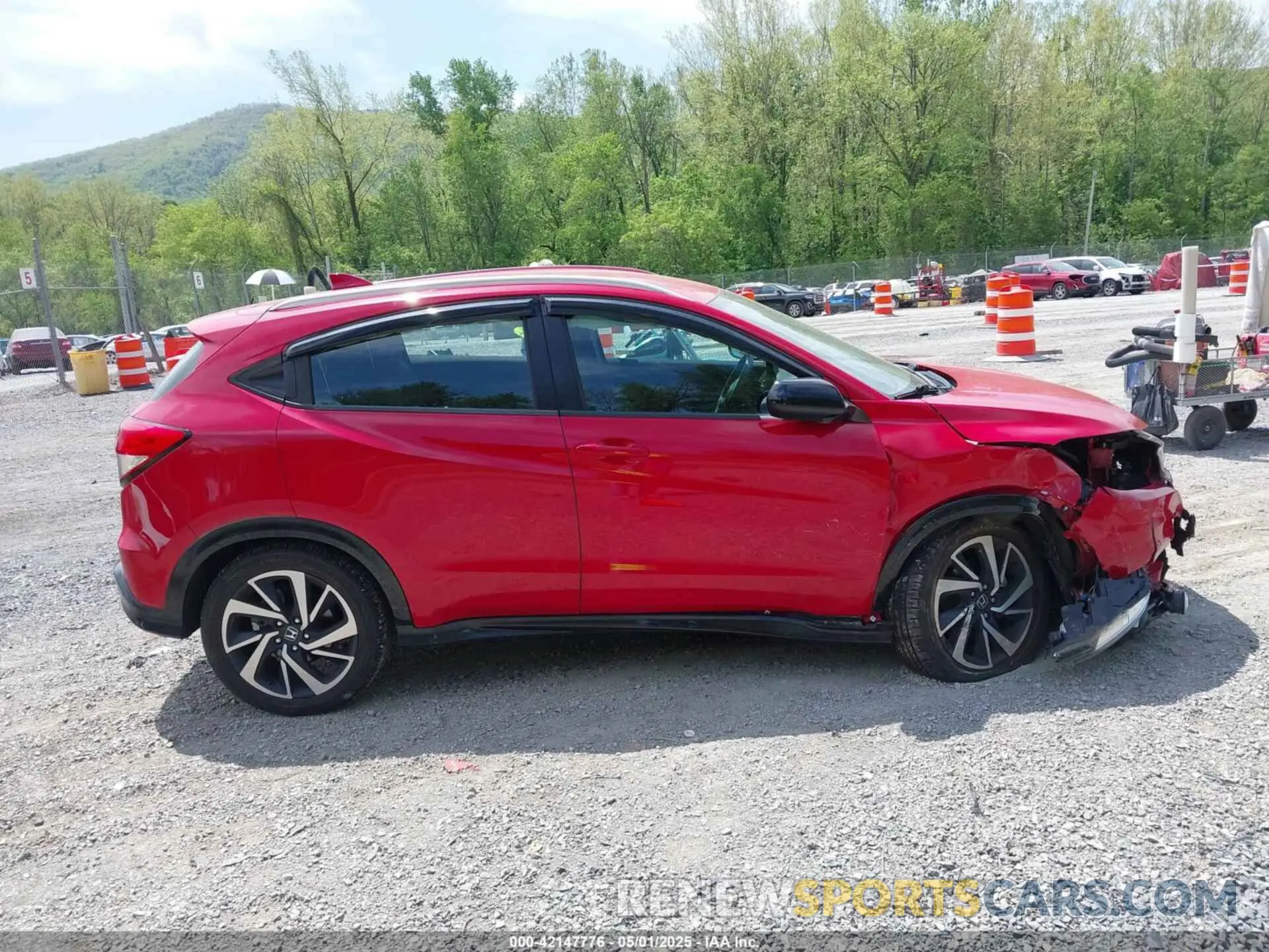 13 Photograph of a damaged car 3CZRU5H13KG703235 HONDA HR-V 2019