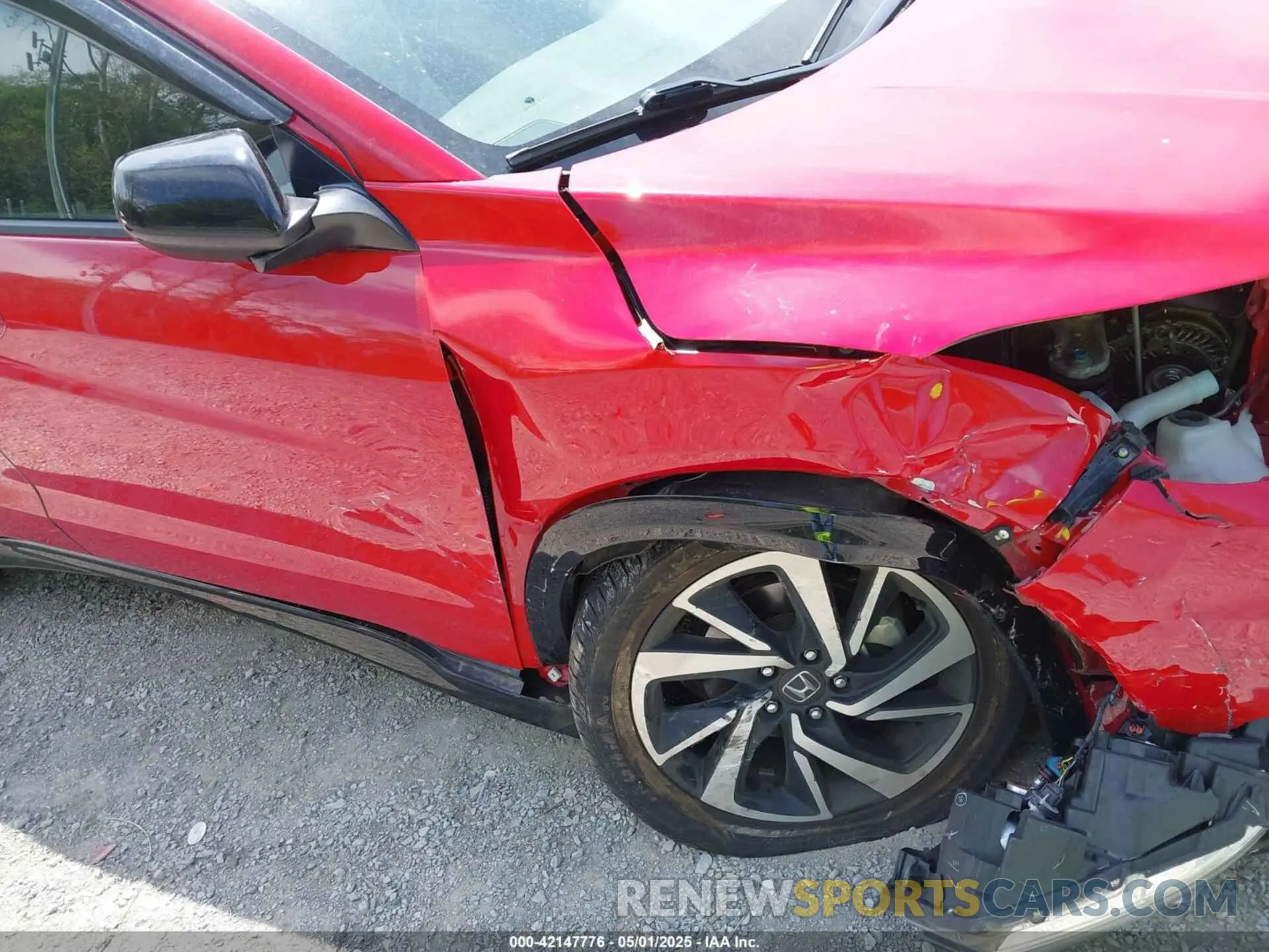 18 Photograph of a damaged car 3CZRU5H13KG703235 HONDA HR-V 2019