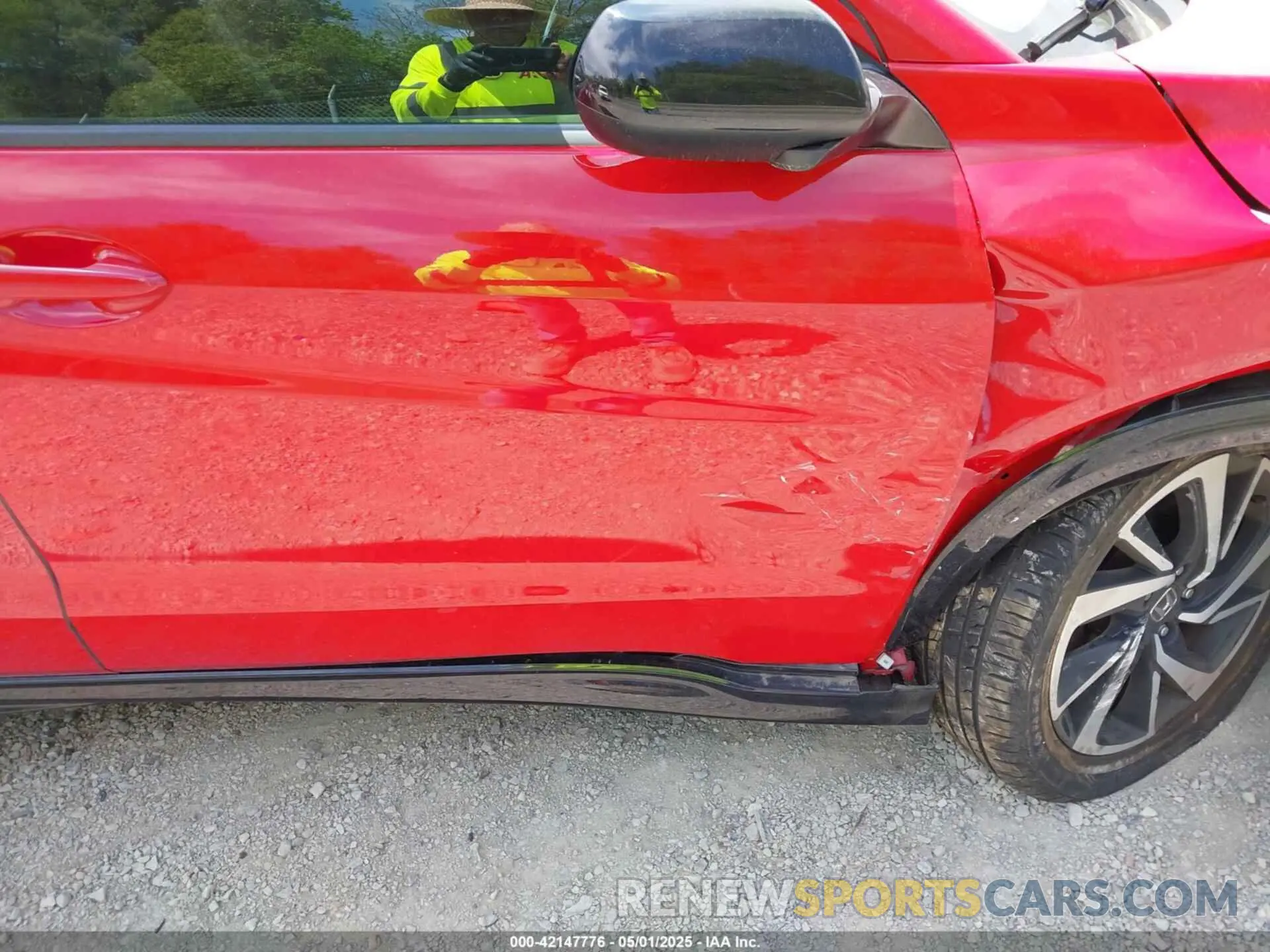 19 Photograph of a damaged car 3CZRU5H13KG703235 HONDA HR-V 2019