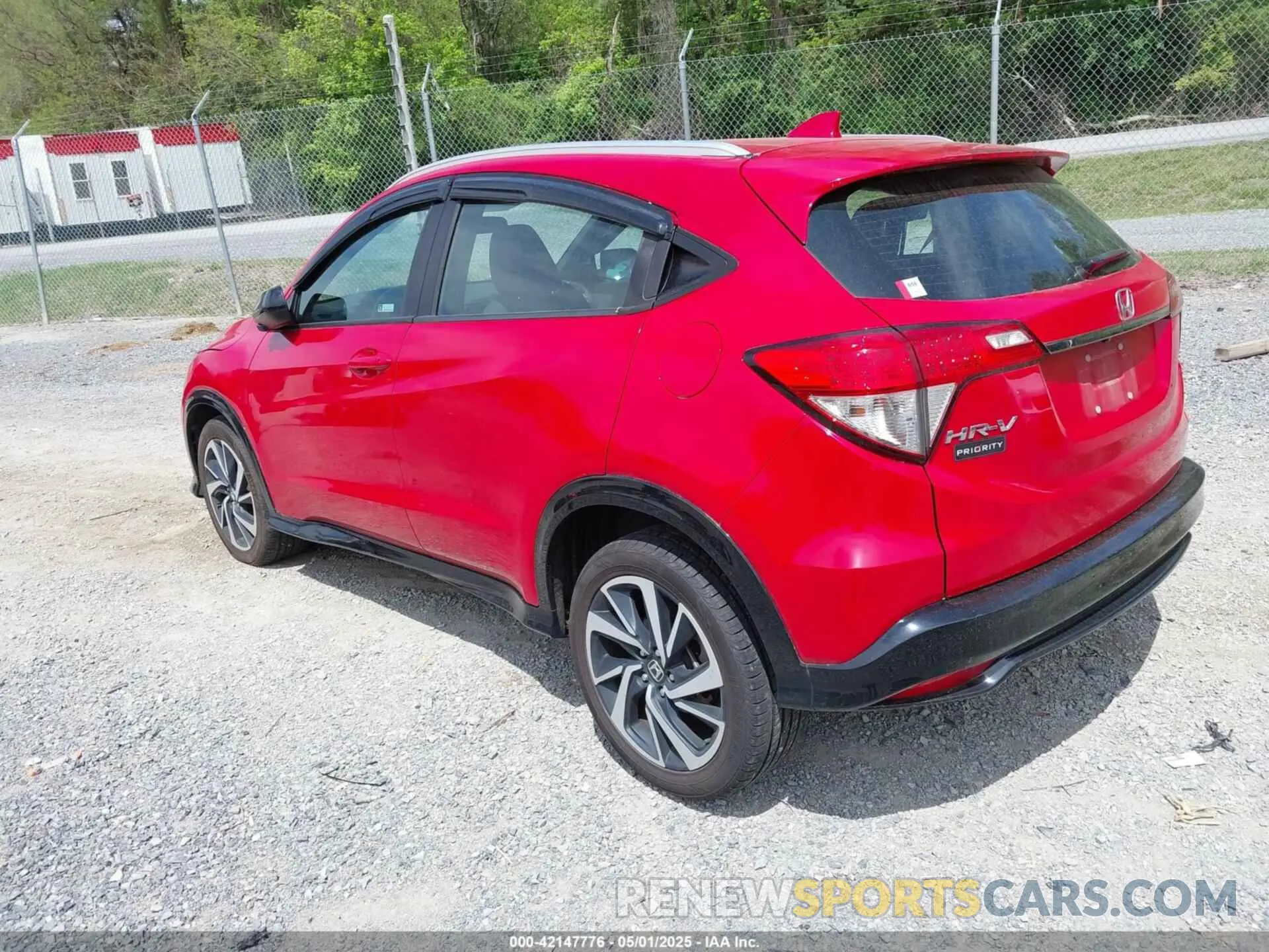 3 Photograph of a damaged car 3CZRU5H13KG703235 HONDA HR-V 2019