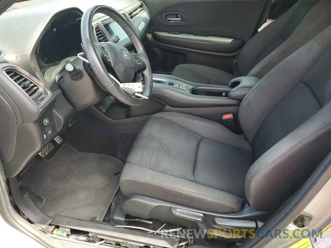 7 Photograph of a damaged car 3CZRU5H13KG706703 HONDA HR-V 2019