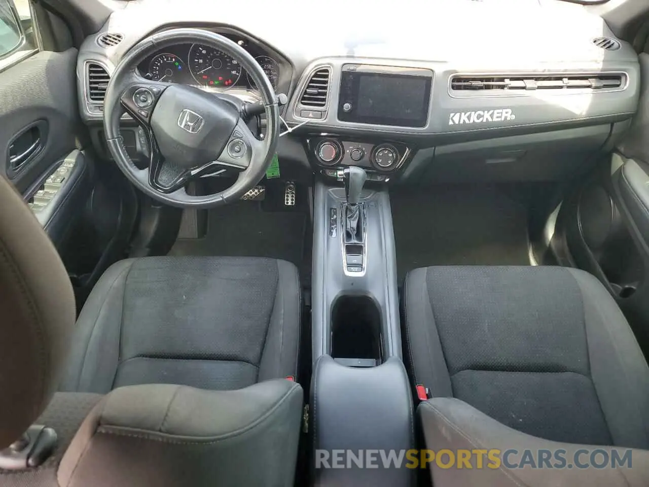 8 Photograph of a damaged car 3CZRU5H13KG706703 HONDA HR-V 2019
