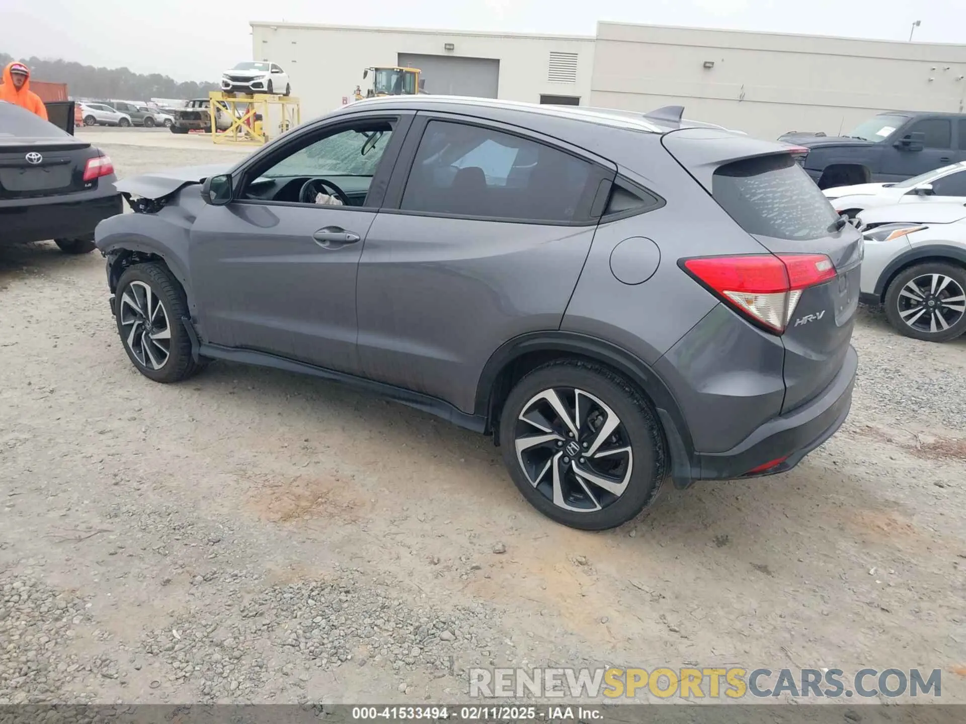 3 Photograph of a damaged car 3CZRU5H13KG709181 HONDA HR-V 2019