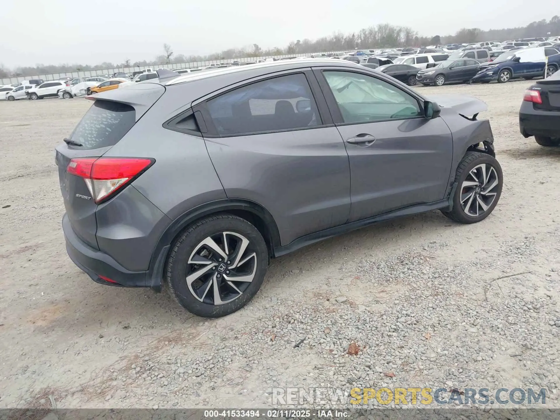 4 Photograph of a damaged car 3CZRU5H13KG709181 HONDA HR-V 2019