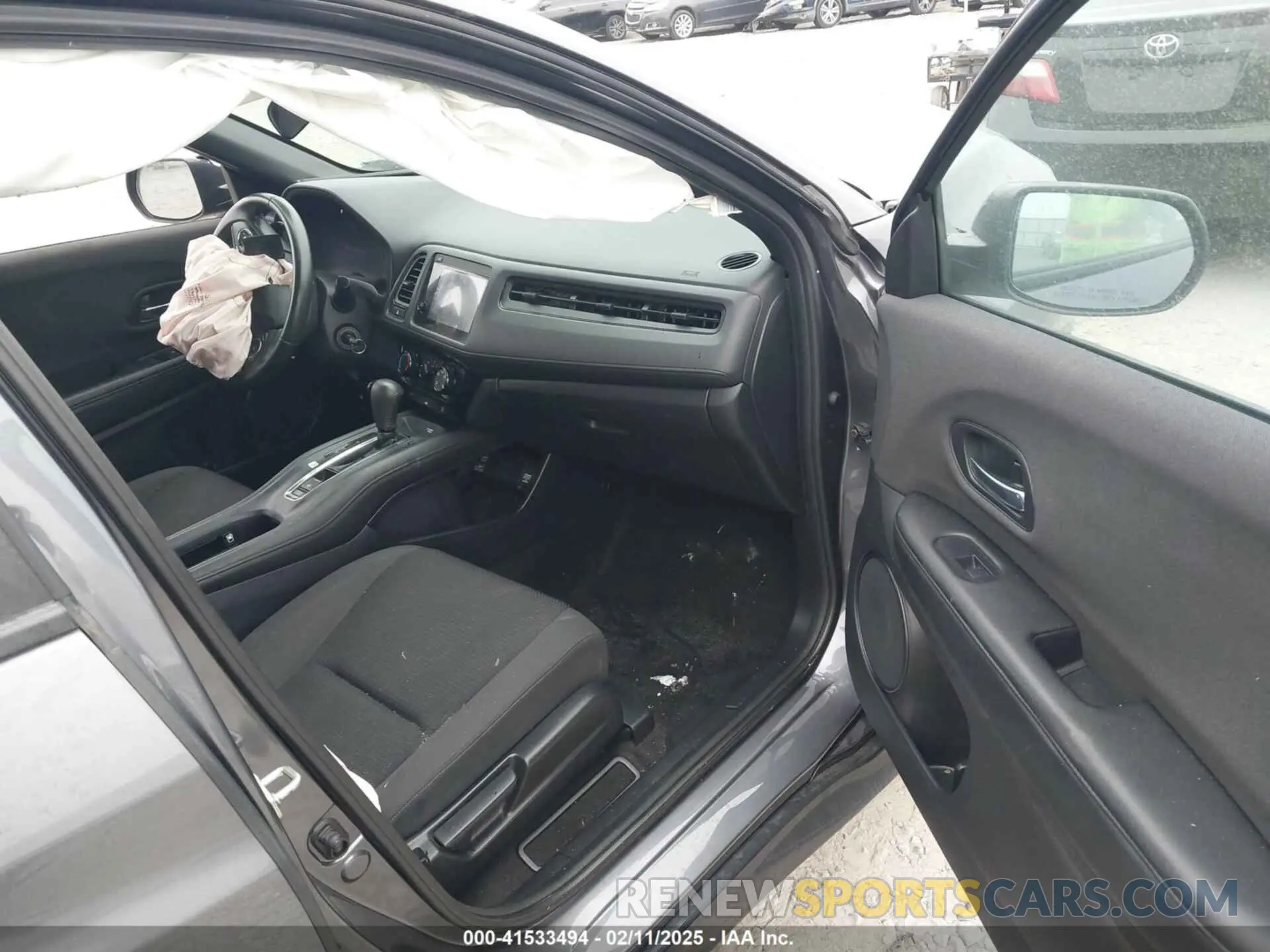 5 Photograph of a damaged car 3CZRU5H13KG709181 HONDA HR-V 2019