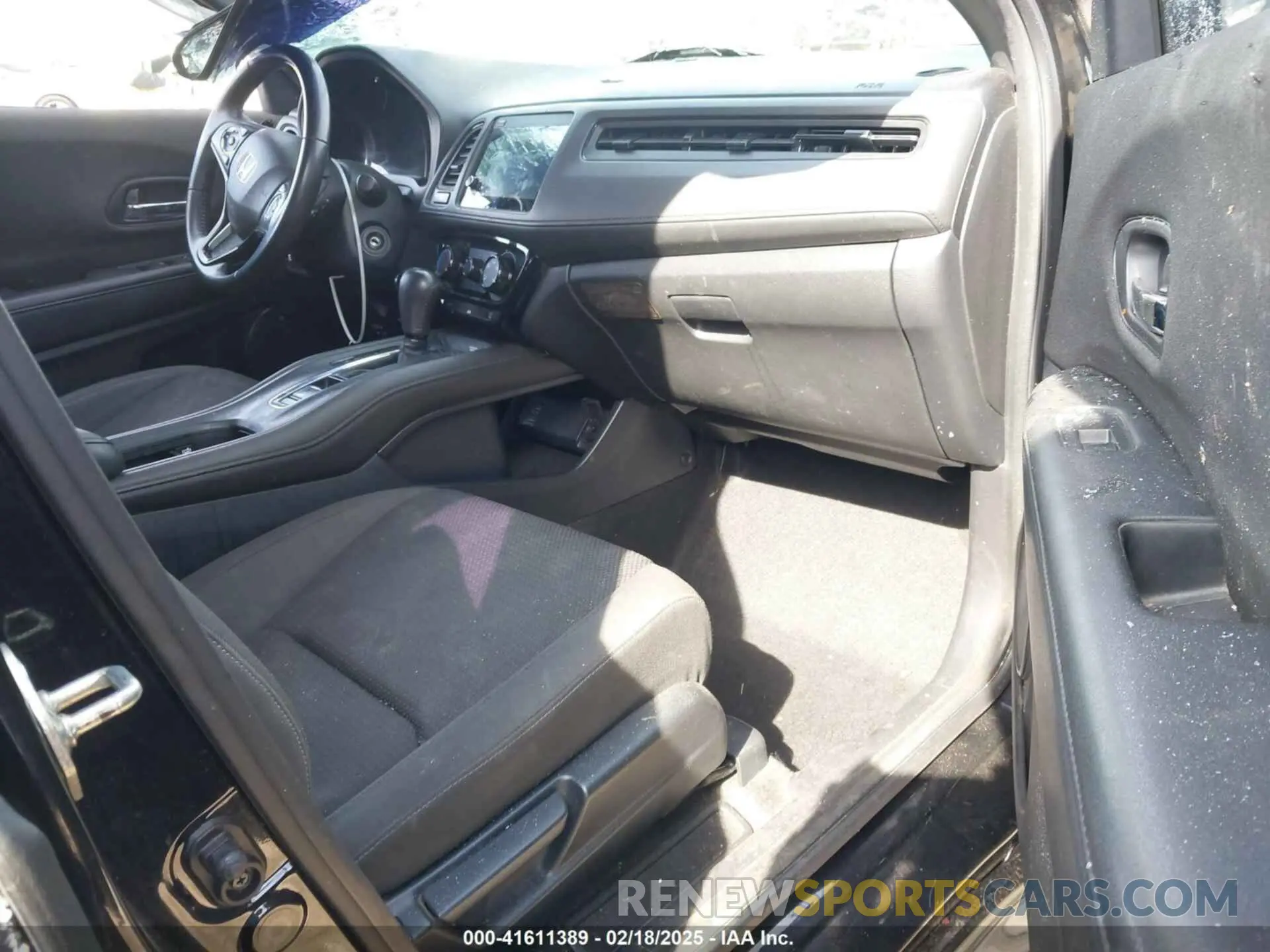 5 Photograph of a damaged car 3CZRU5H13KM729240 HONDA HR-V 2019
