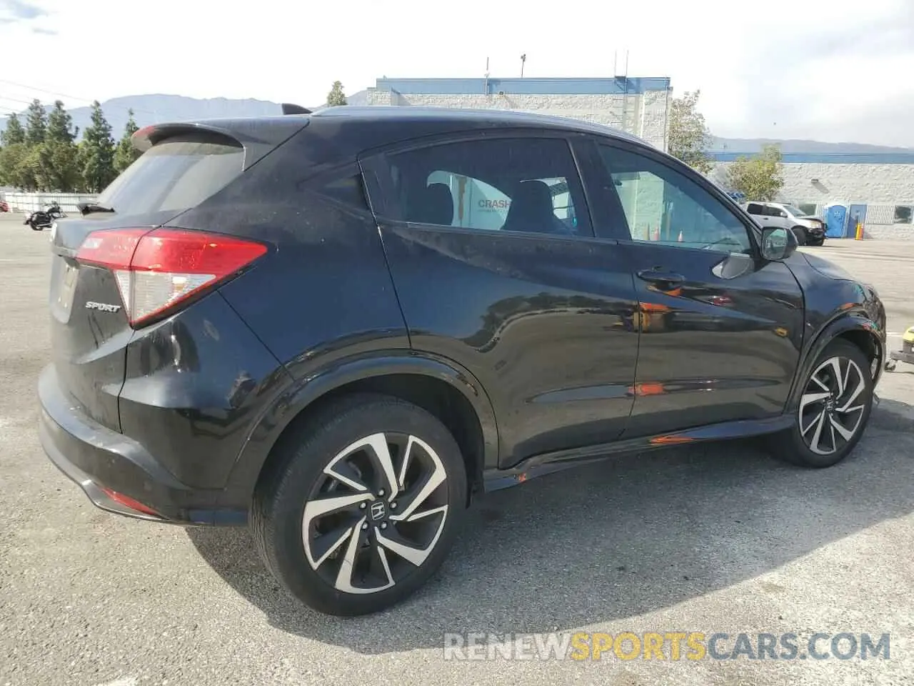 3 Photograph of a damaged car 3CZRU5H14KG702675 HONDA HR-V 2019