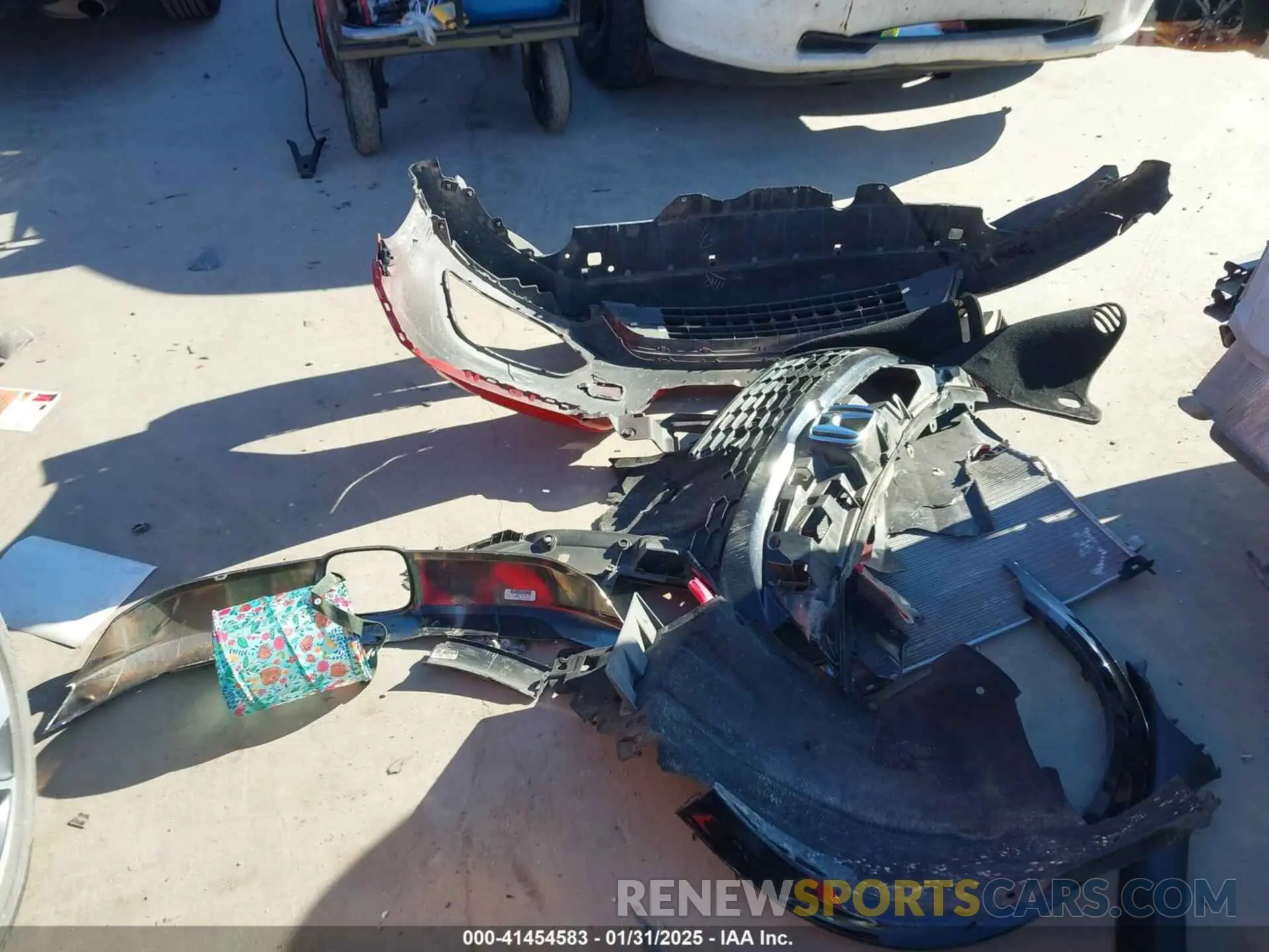 12 Photograph of a damaged car 3CZRU5H14KG706211 HONDA HR-V 2019