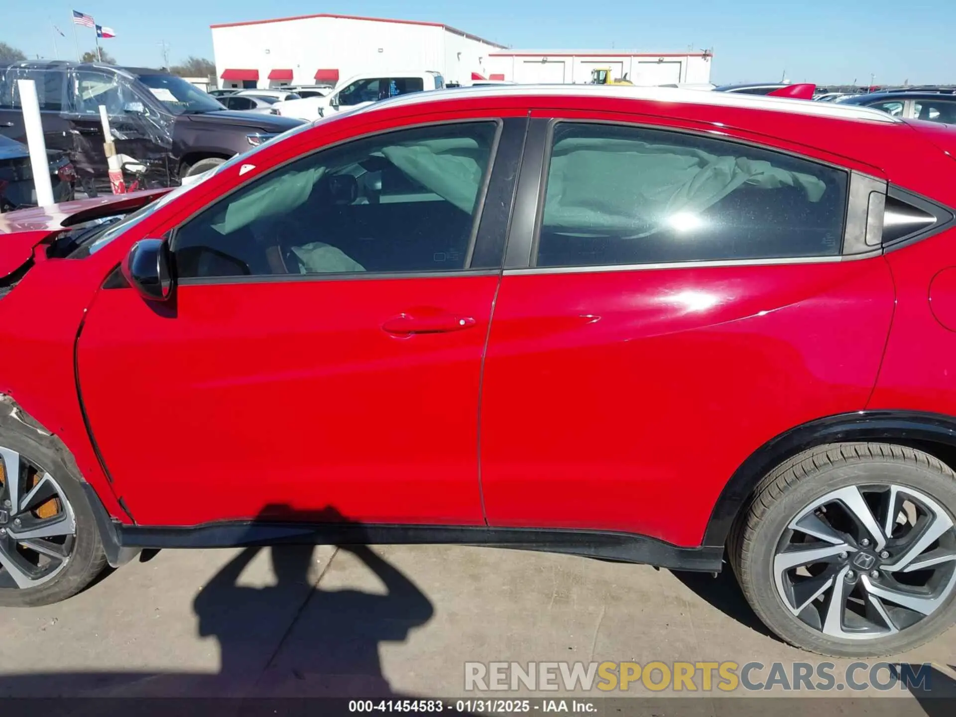 15 Photograph of a damaged car 3CZRU5H14KG706211 HONDA HR-V 2019