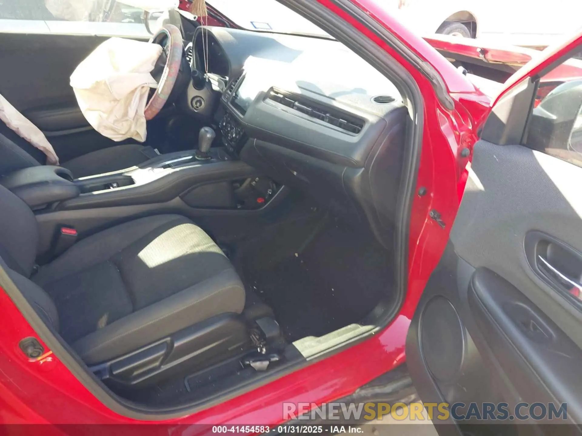 5 Photograph of a damaged car 3CZRU5H14KG706211 HONDA HR-V 2019