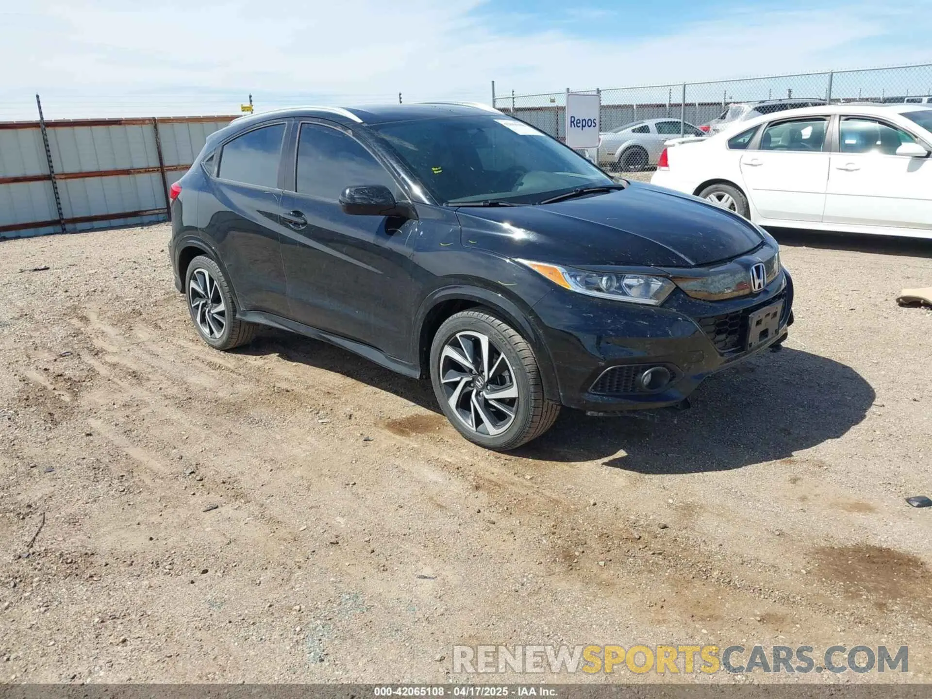 1 Photograph of a damaged car 3CZRU5H14KG714244 HONDA HR-V 2019