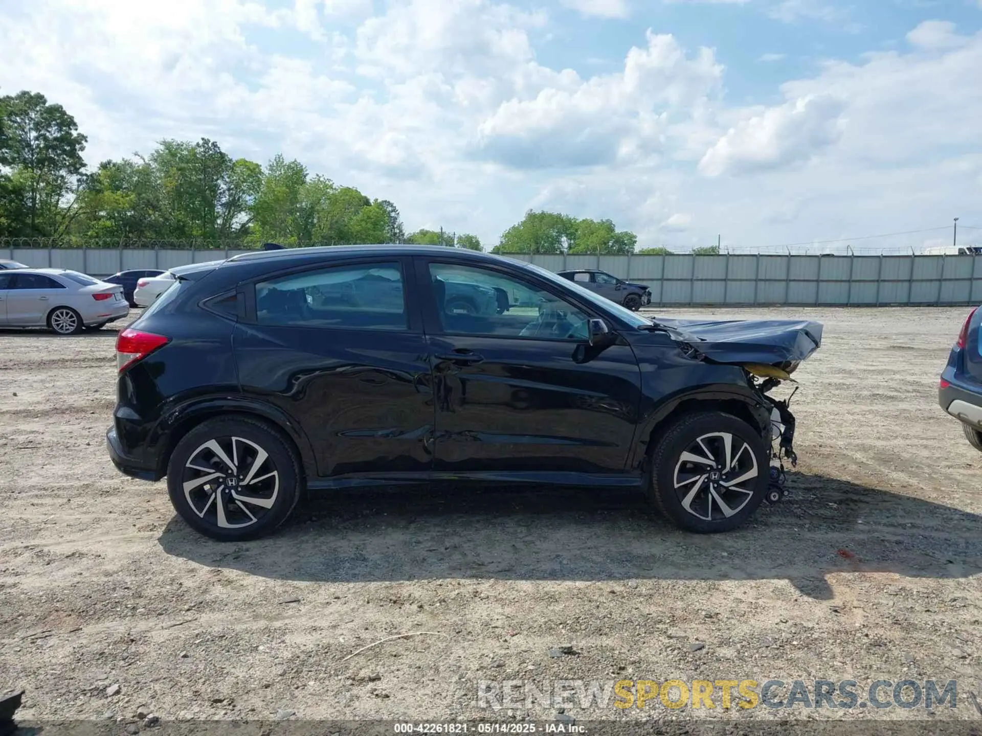 12 Photograph of a damaged car 3CZRU5H14KM723477 HONDA HR-V 2019
