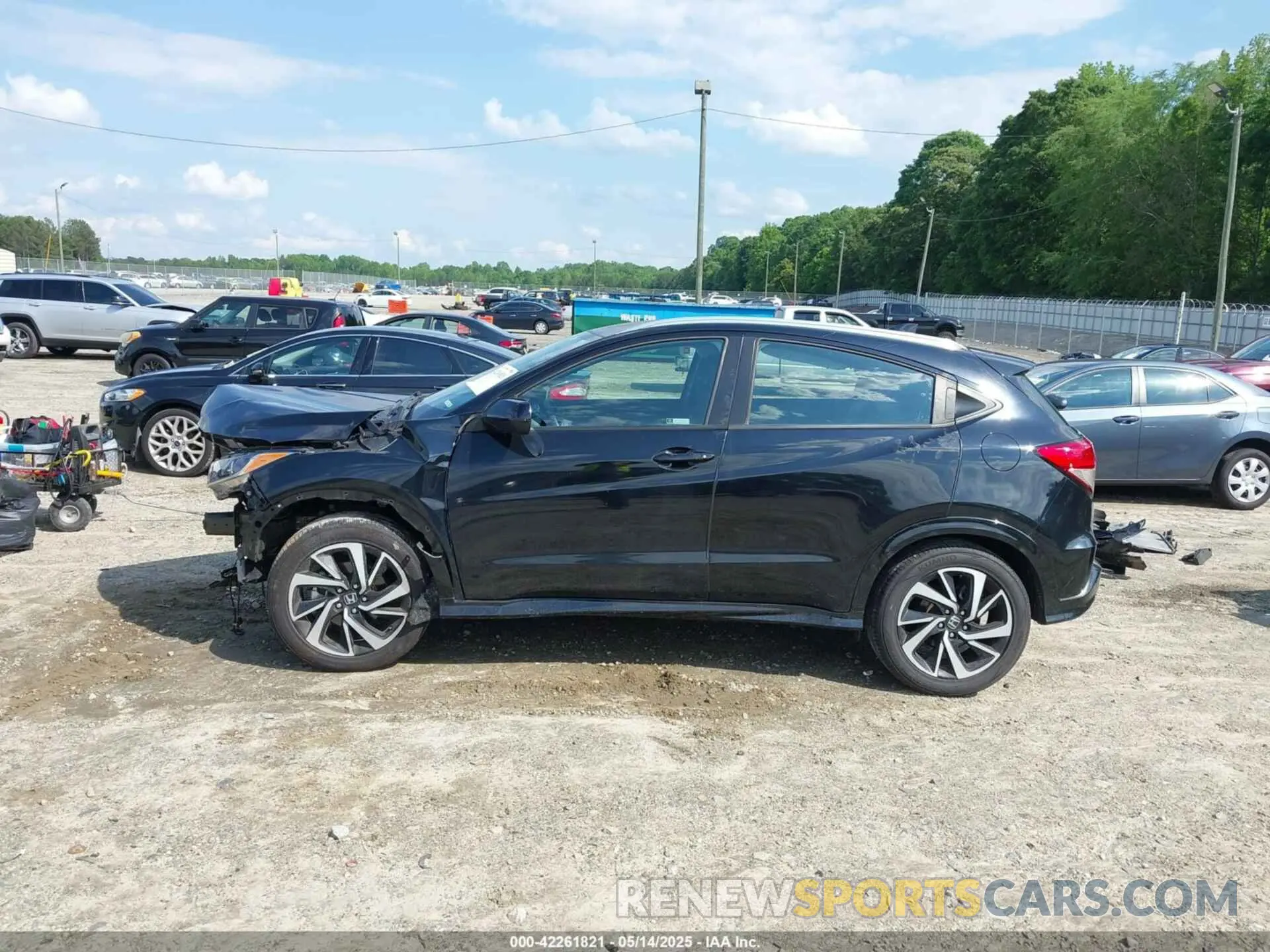 13 Photograph of a damaged car 3CZRU5H14KM723477 HONDA HR-V 2019