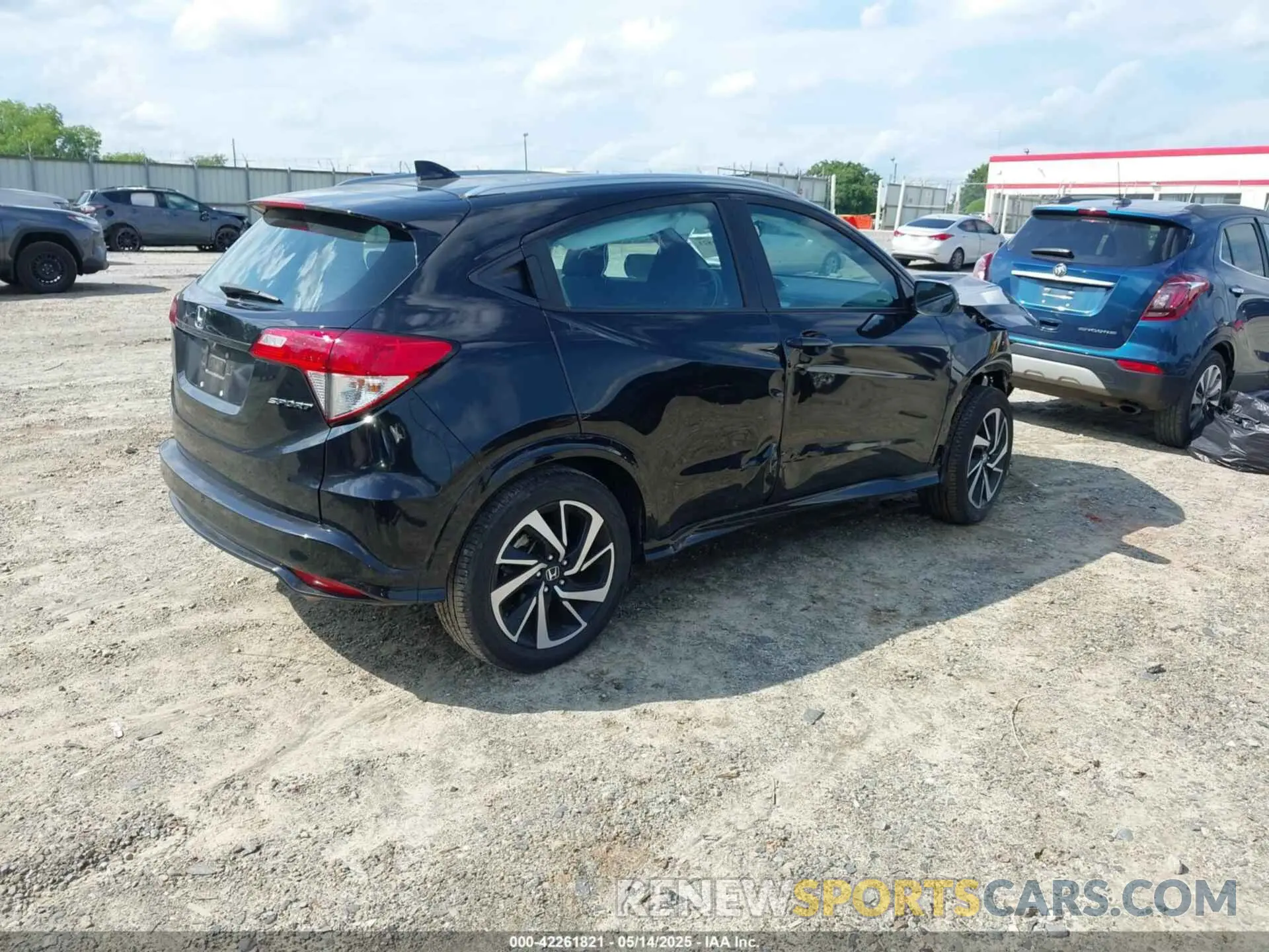 4 Photograph of a damaged car 3CZRU5H14KM723477 HONDA HR-V 2019