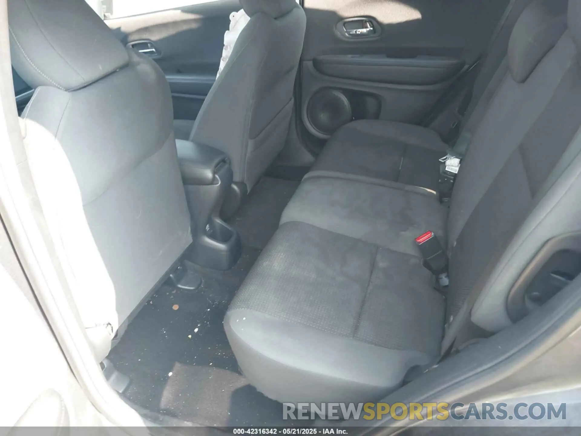 8 Photograph of a damaged car 3CZRU5H15KG705987 HONDA HR-V 2019