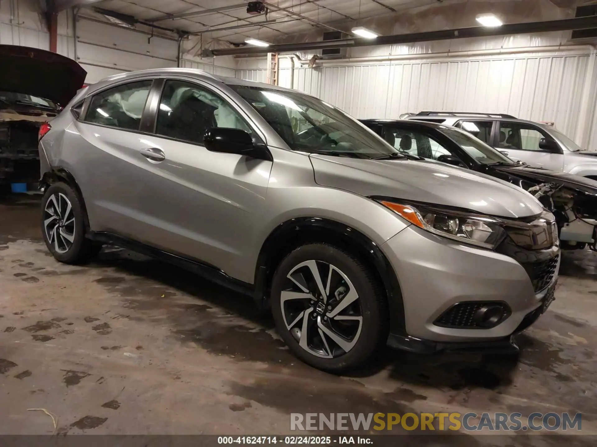 1 Photograph of a damaged car 3CZRU5H15KG707576 HONDA HR-V 2019