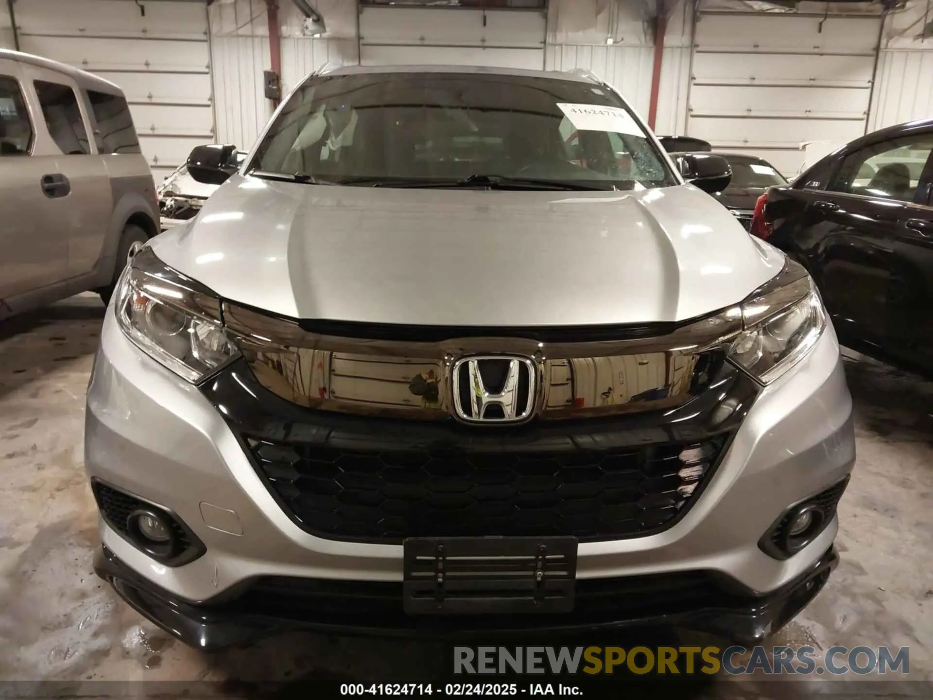 12 Photograph of a damaged car 3CZRU5H15KG707576 HONDA HR-V 2019