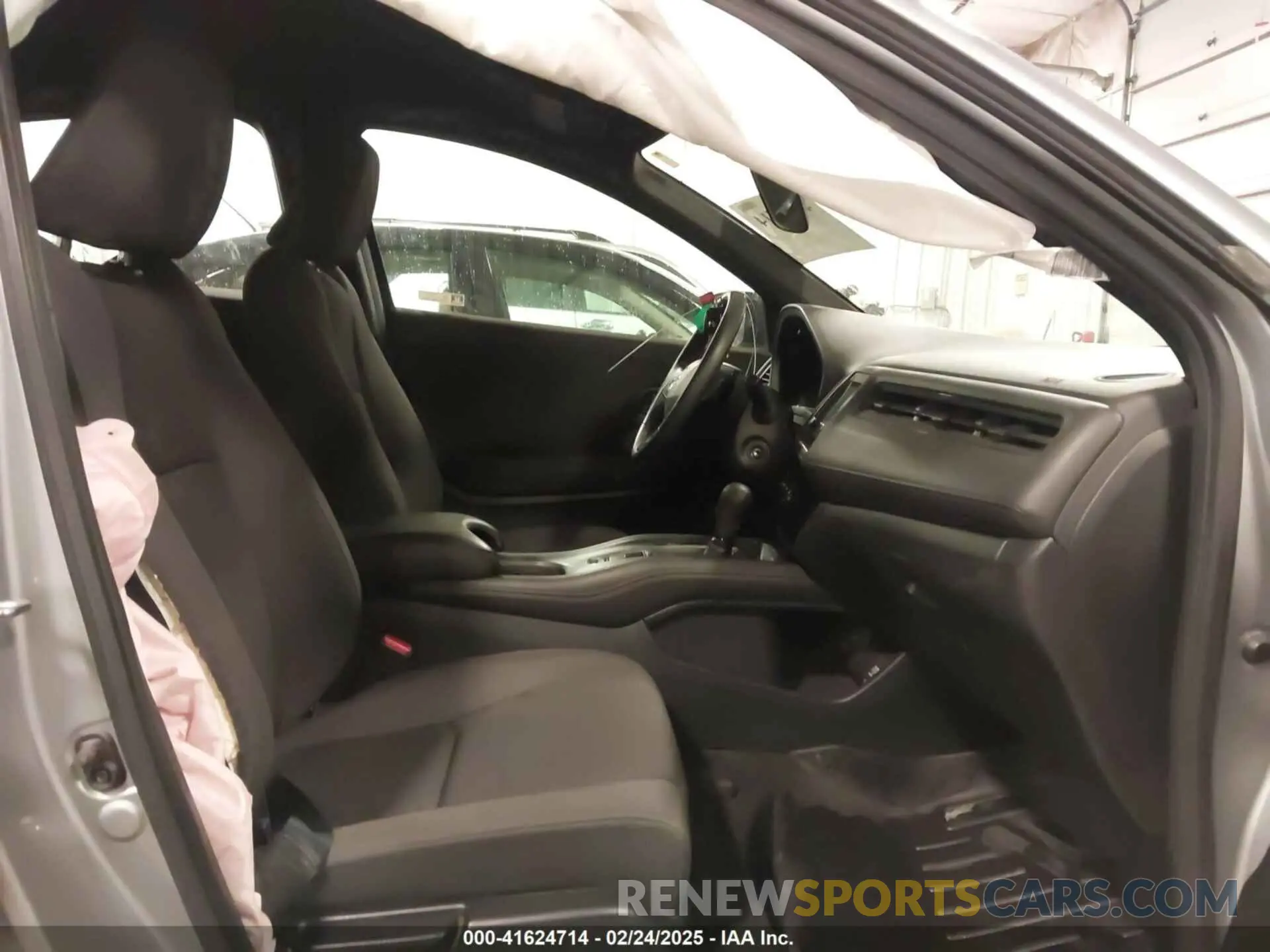 5 Photograph of a damaged car 3CZRU5H15KG707576 HONDA HR-V 2019