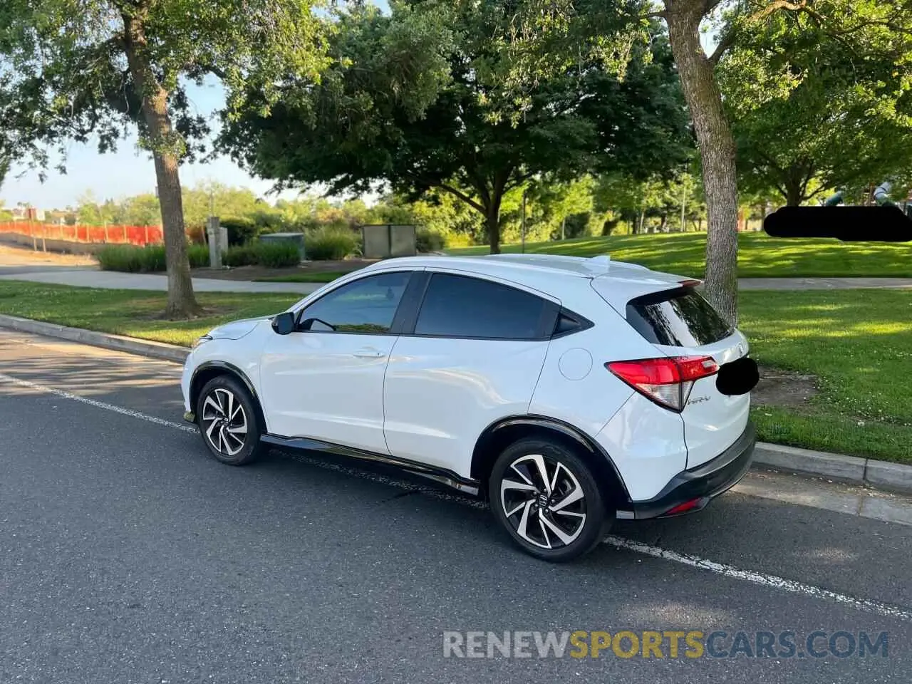 3 Photograph of a damaged car 3CZRU5H15KM721494 HONDA HR-V 2019