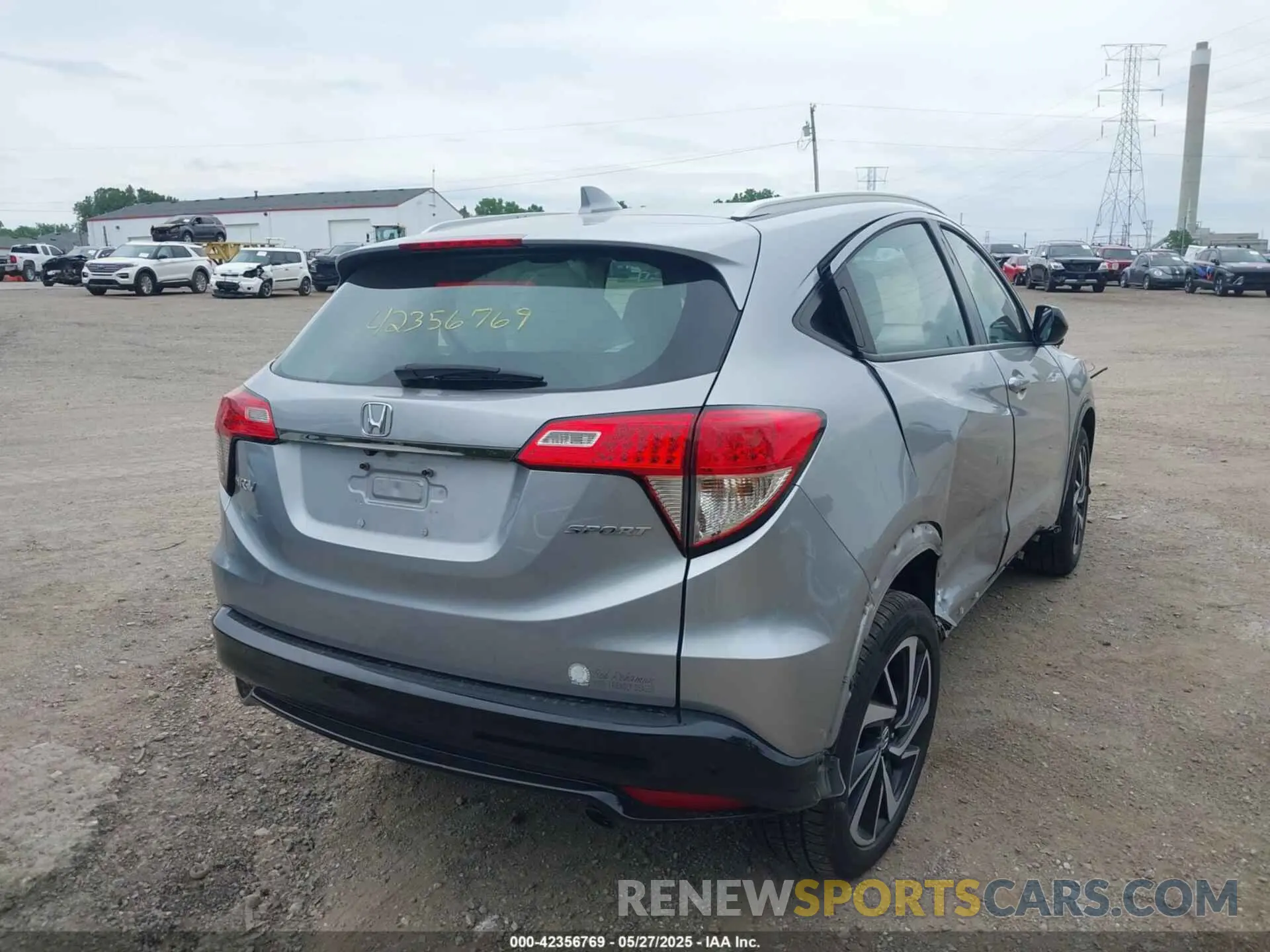 4 Photograph of a damaged car 3CZRU5H15KM725481 HONDA HR-V 2019