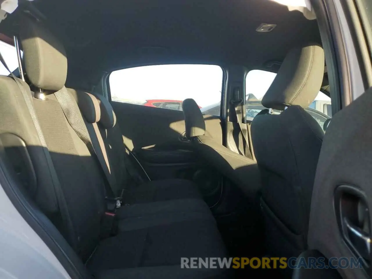 11 Photograph of a damaged car 3CZRU5H15KM727781 HONDA HR-V 2019