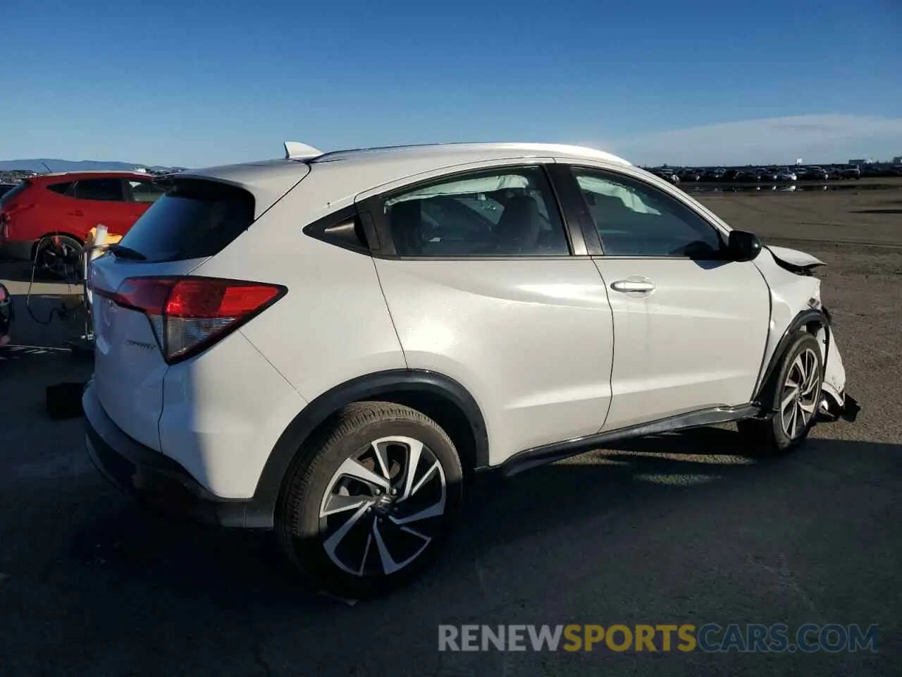 3 Photograph of a damaged car 3CZRU5H15KM727781 HONDA HR-V 2019