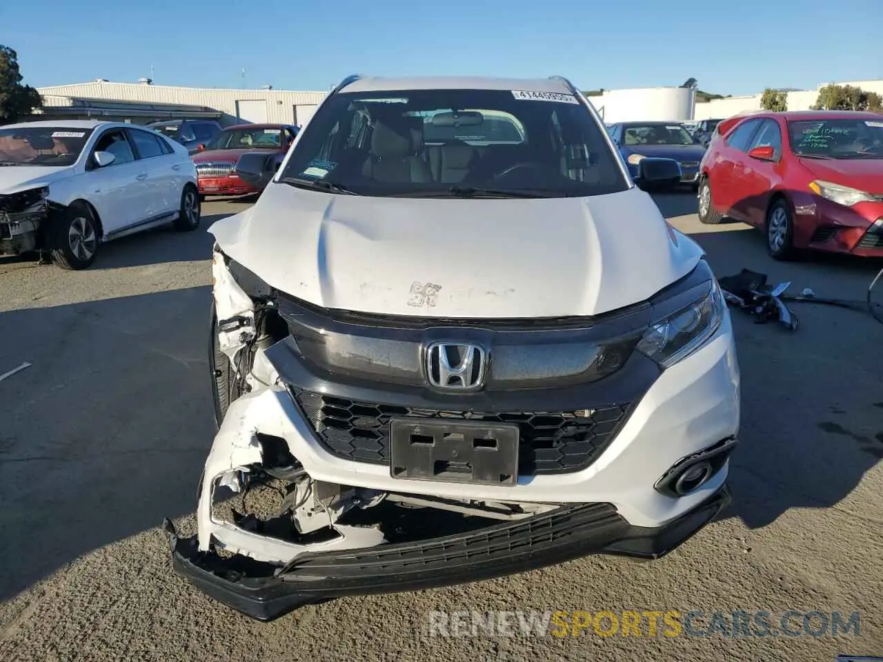 5 Photograph of a damaged car 3CZRU5H15KM727781 HONDA HR-V 2019