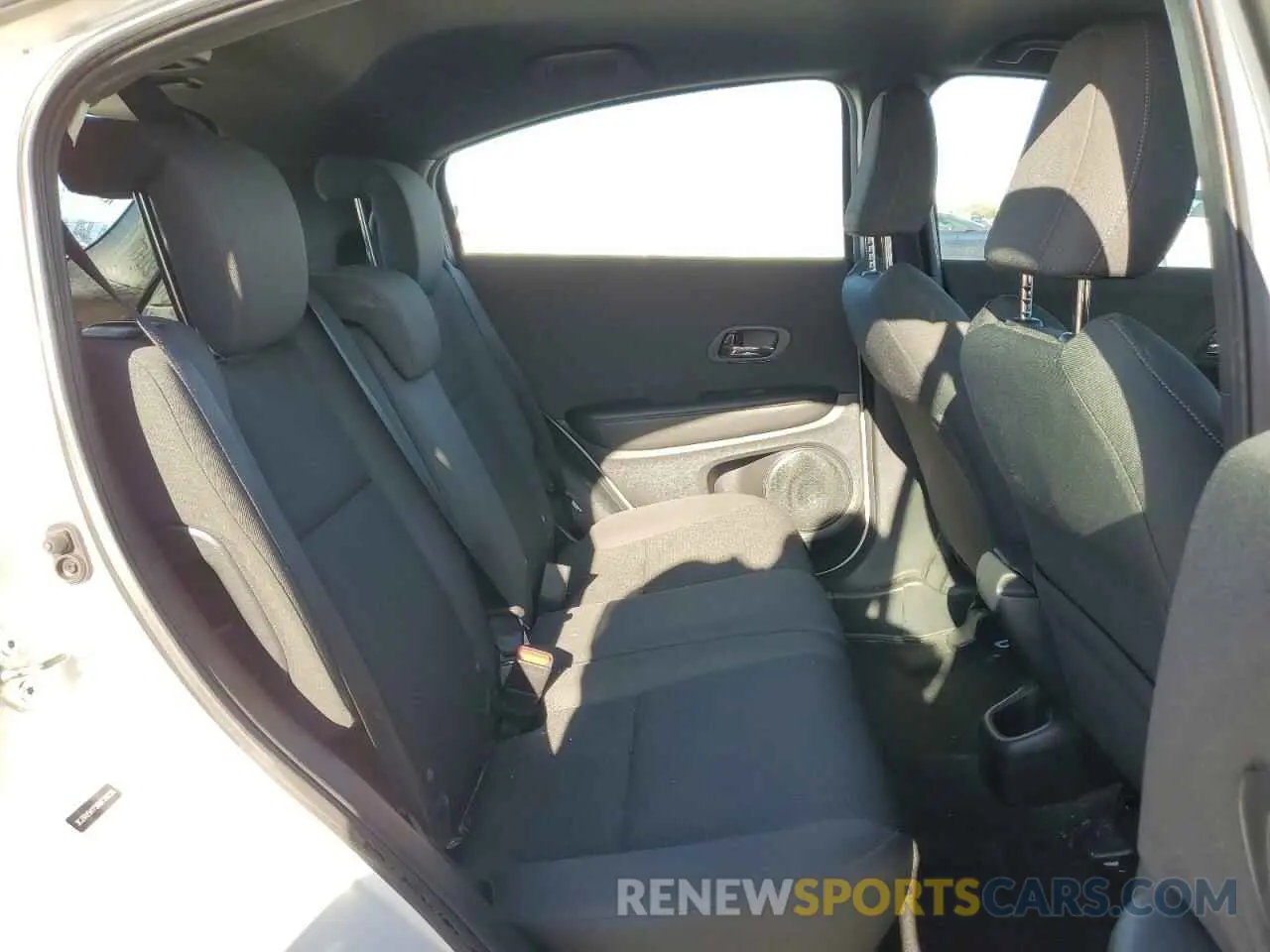 11 Photograph of a damaged car 3CZRU5H15KM730258 HONDA HR-V 2019